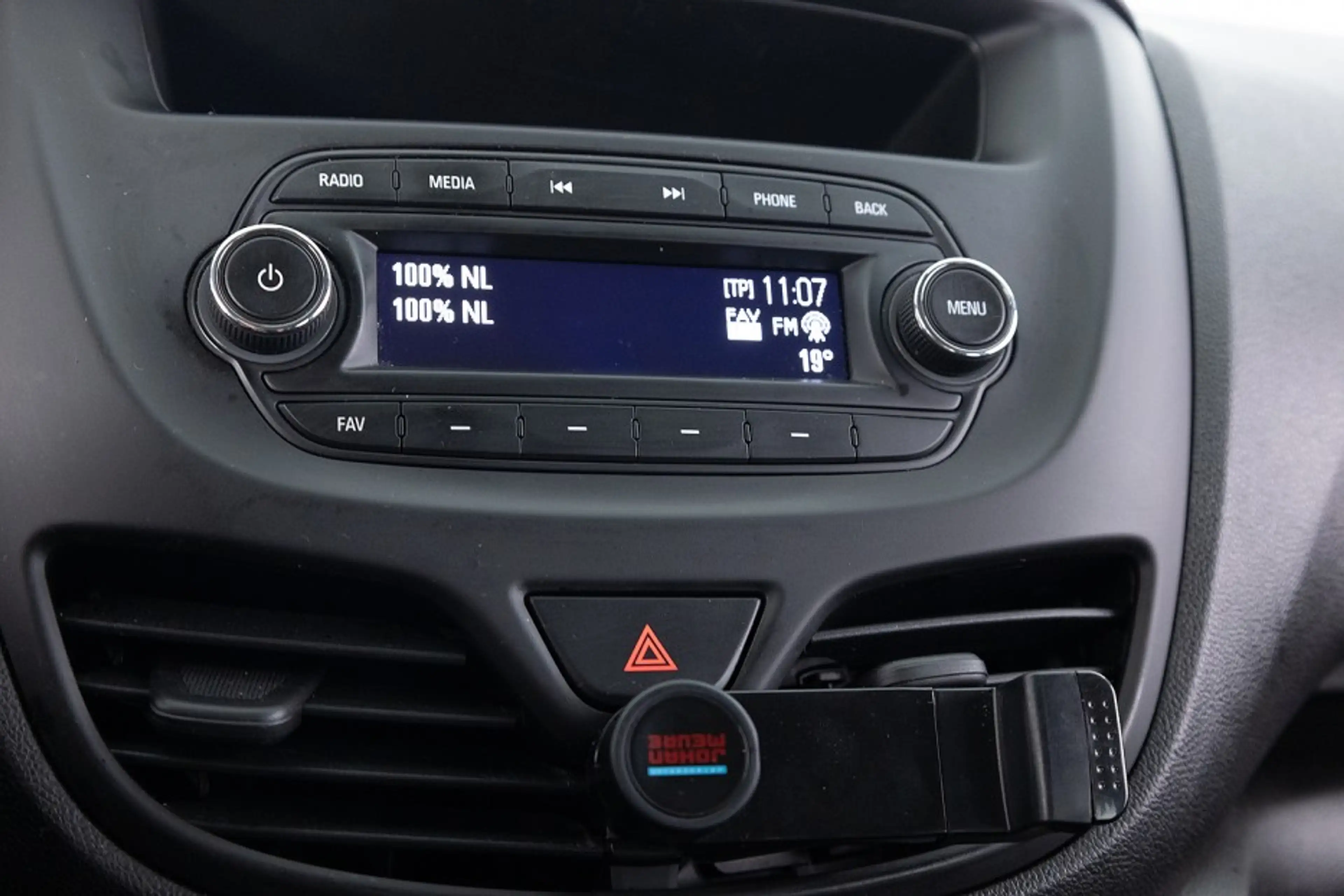Opel Karl 1.0 ecoFLEX 120 Jaar Edition — photo 11