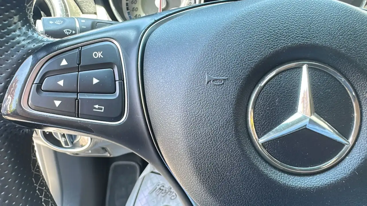 Mercedes-Benz CLA снимка Mercedes-Benz CLA