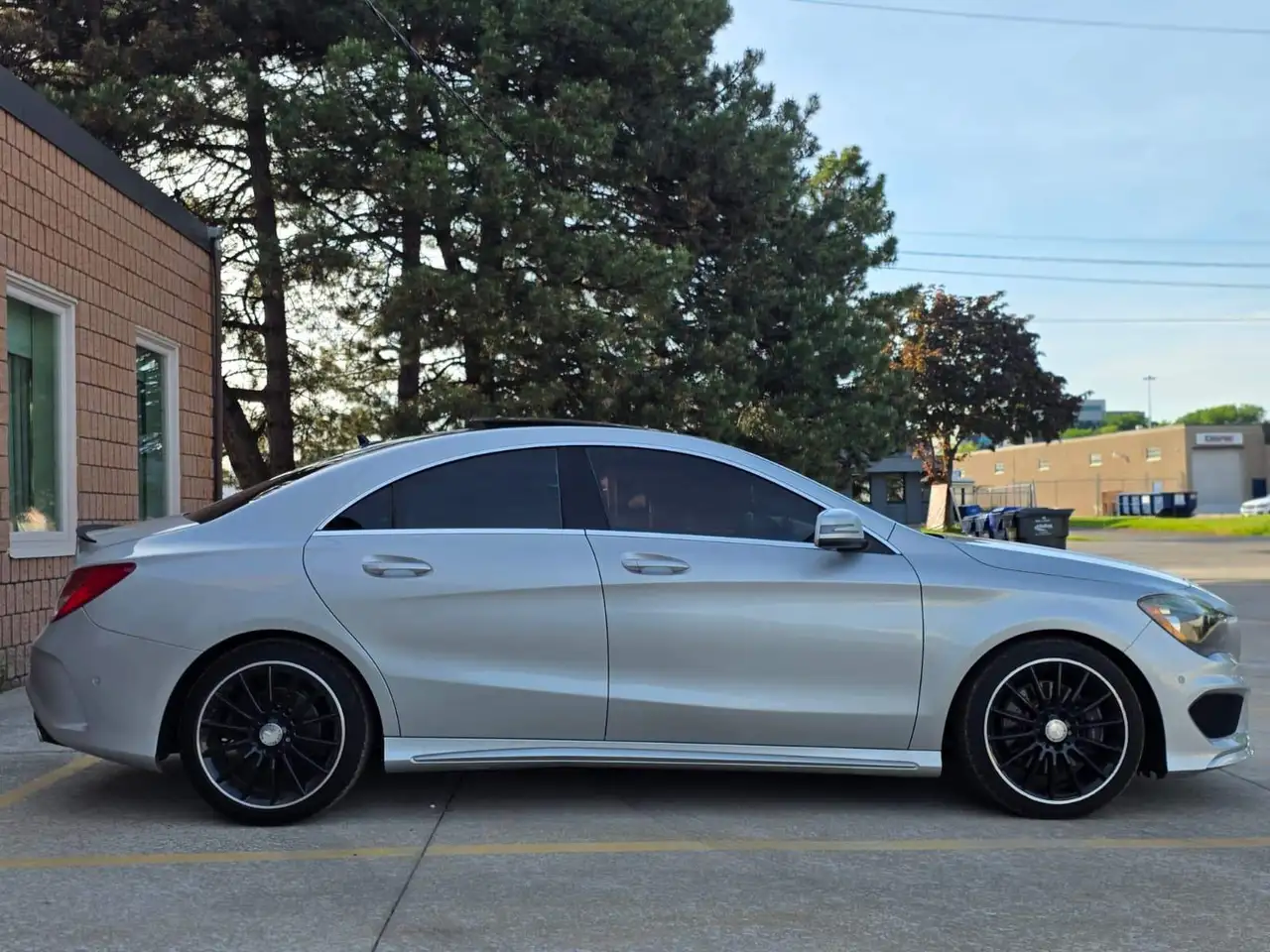 Mercedes-Benz CLA снимка Mercedes-Benz CLA