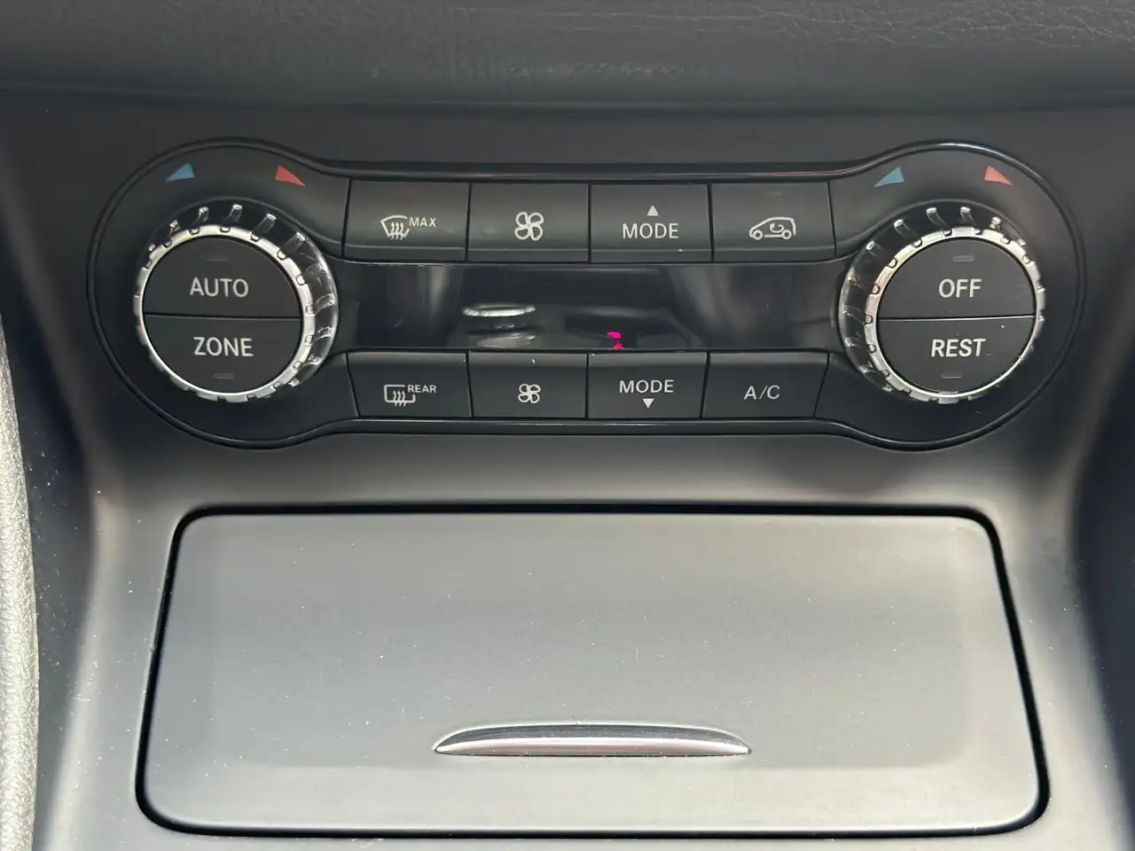 Mercedes-Benz CLA снимка Mercedes-Benz CLA