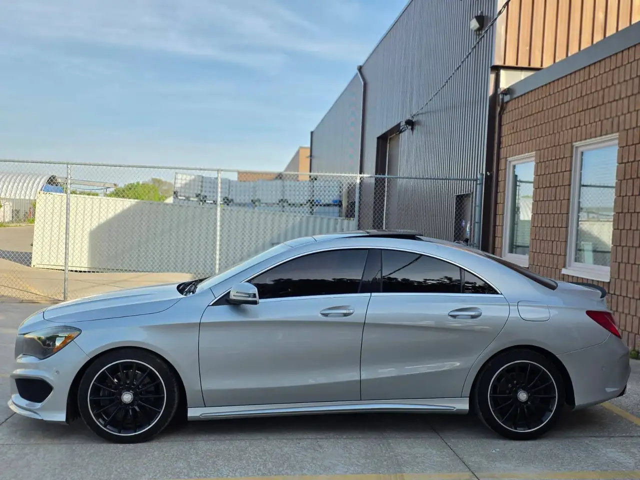Mercedes-Benz CLA снимка Mercedes-Benz CLA