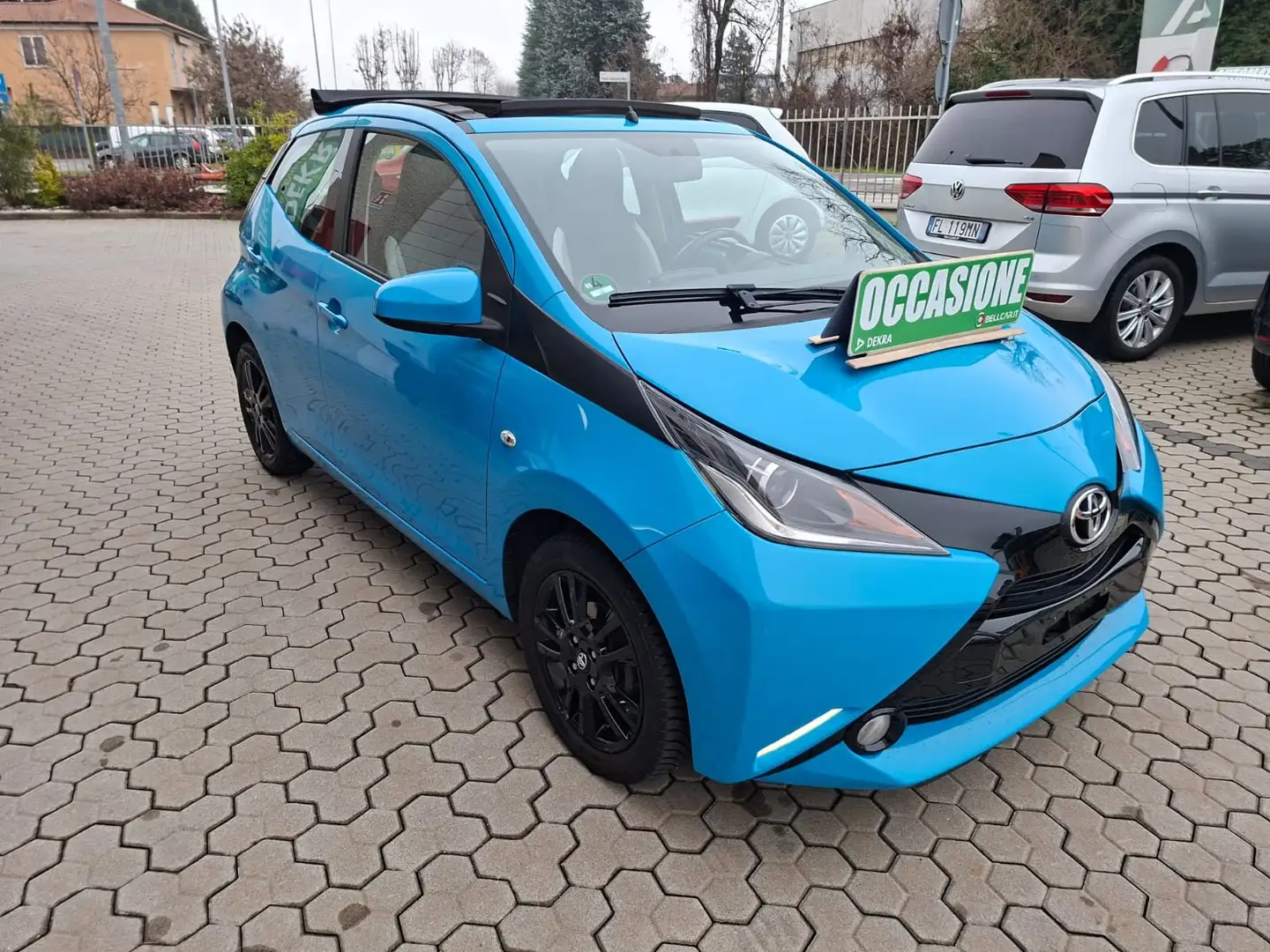 Toyota Aygo Aygo 5p 1.0 x-play my15 Blu/Azzurro - 2