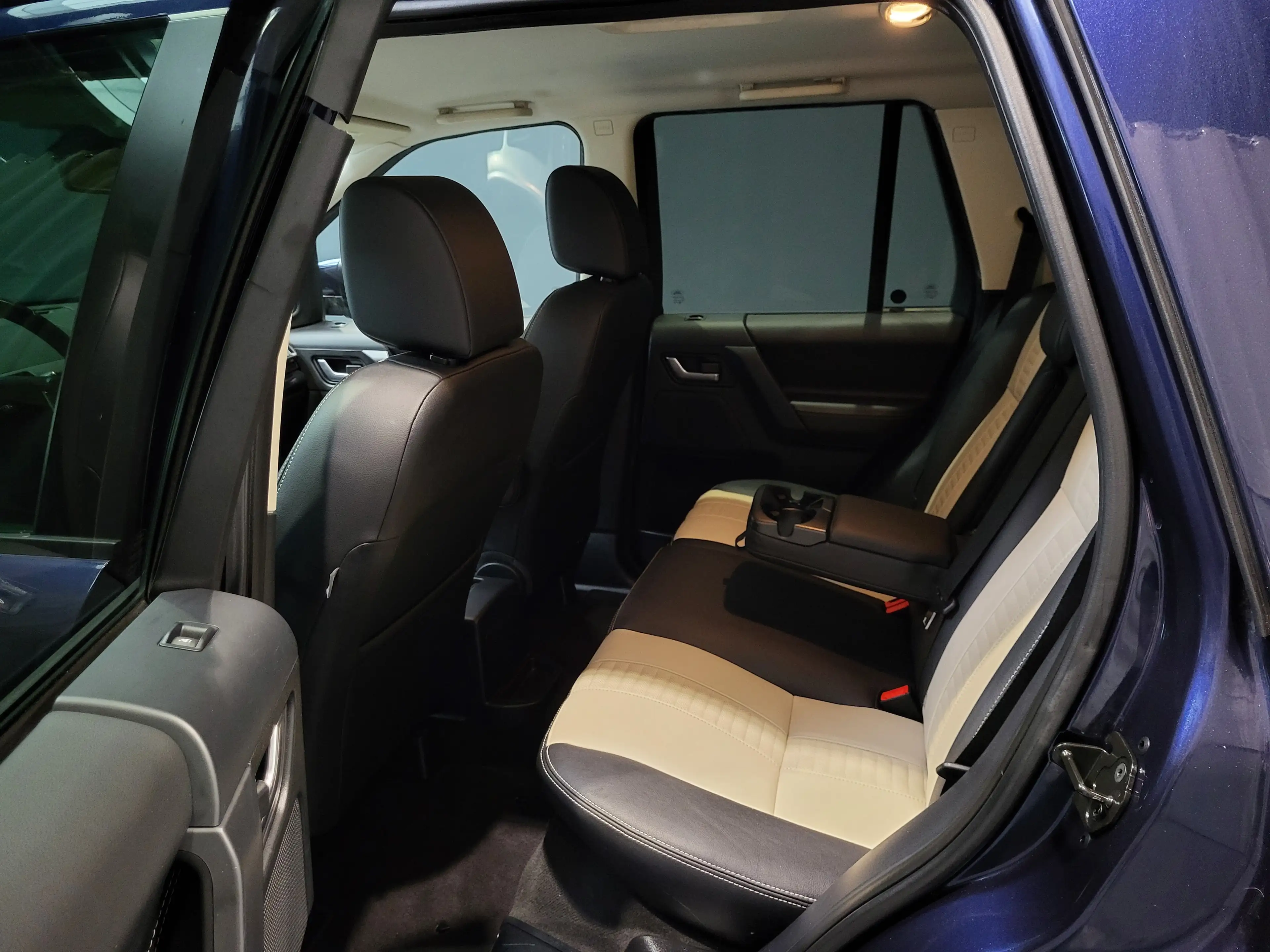 Land Rover Freelander 2.2 TD4 XS *Leder| Navi| Xenon| PDC| 6-Gang* — photo 8