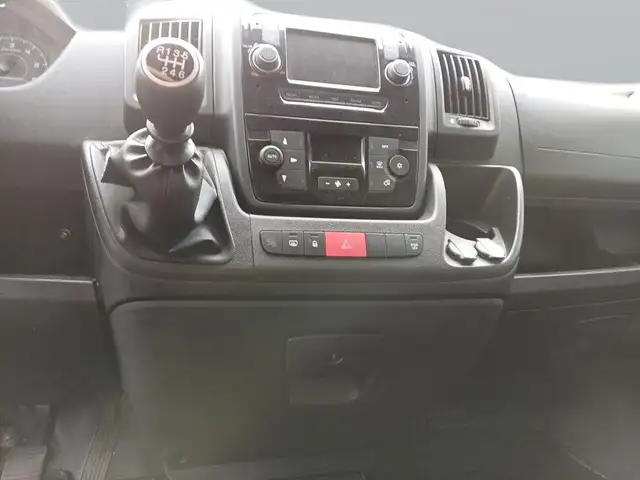 Peugeot Boxer view 10