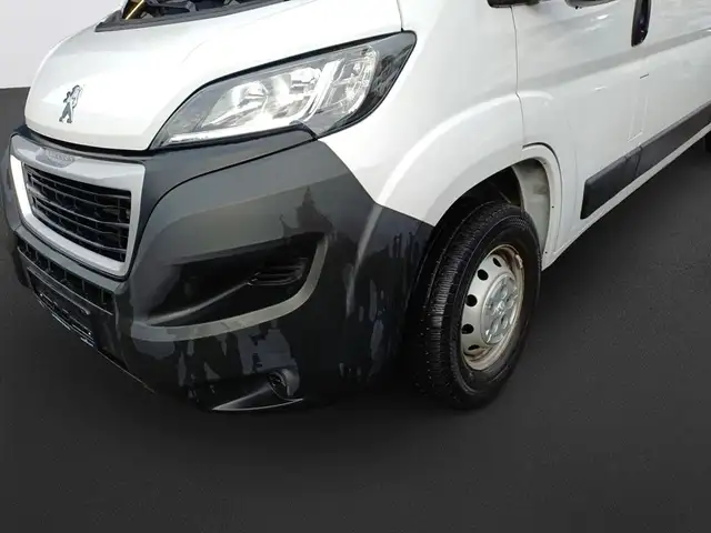 Peugeot Boxer view 9