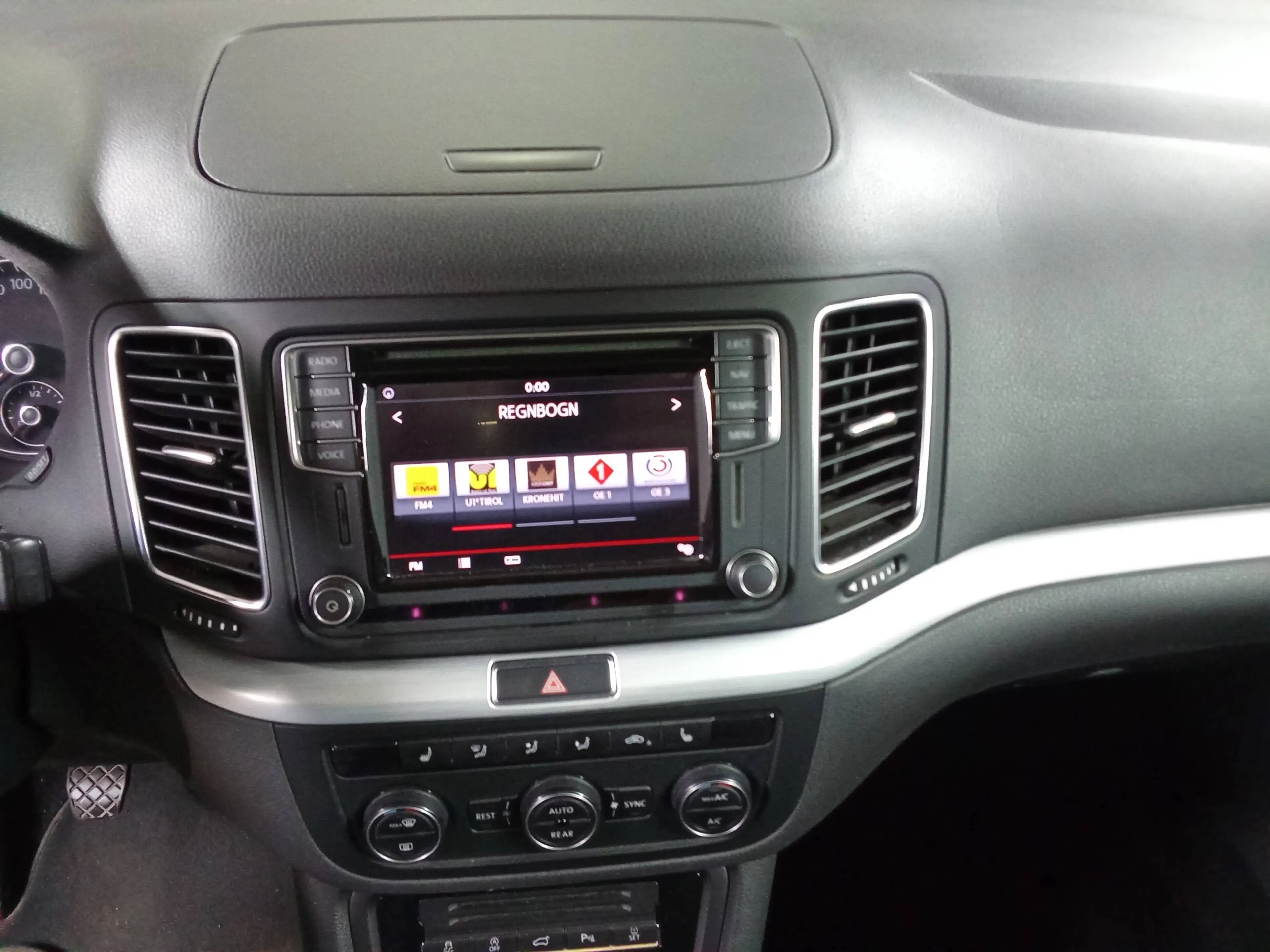 Volkswagen Sharan Comfortline BMT/Start-Stopp 4Motion — photo 11