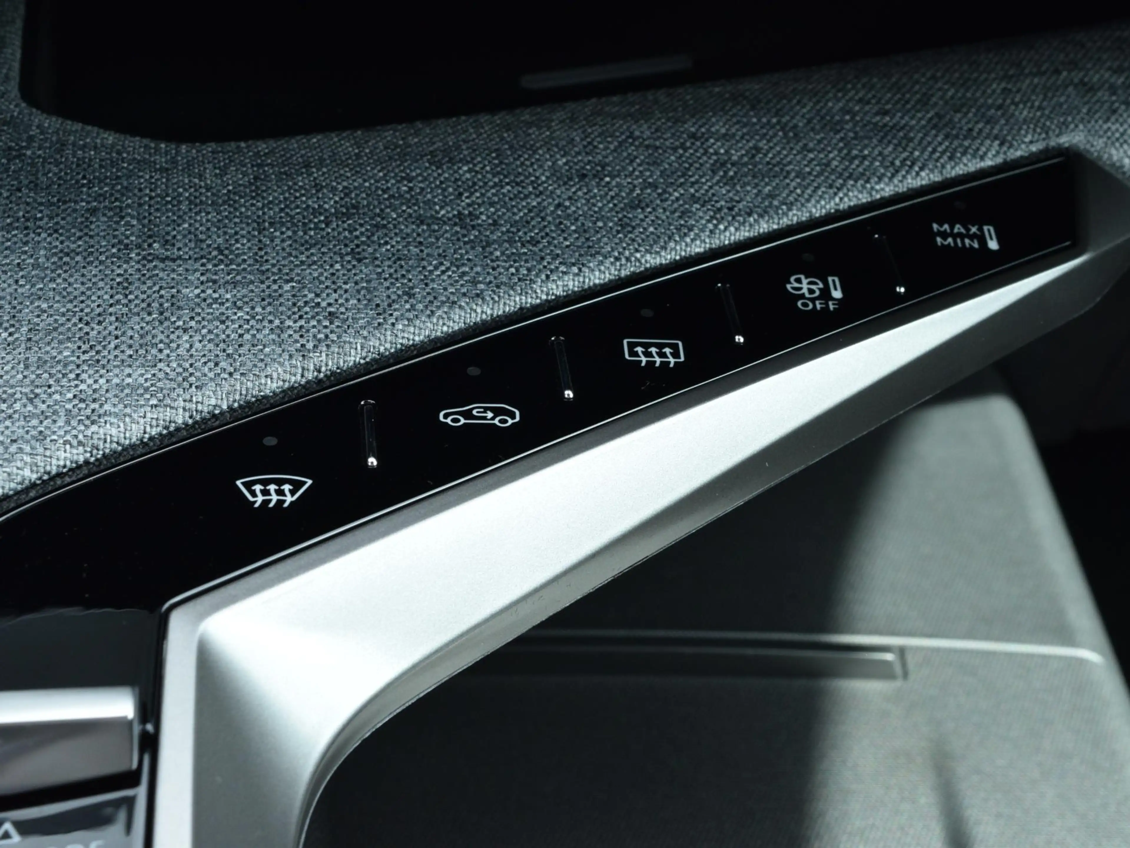Peugeot 3008 1.2 Hybrid 145 GT Exclusive LEDEREN BEKLEDING | 36 — photo 15