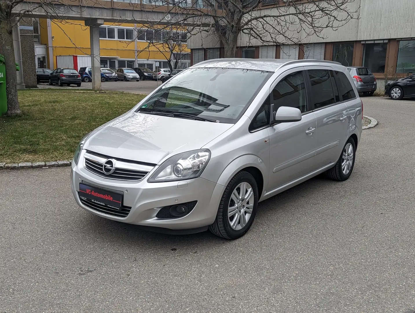 Opel Zafira B 1.8 Family Plus/ Xenon/ SHZ/ Temp/ 7.Sitzer/ AHK Gris - 1