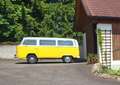 Volkswagen T2 Gelb - thumbnail 1