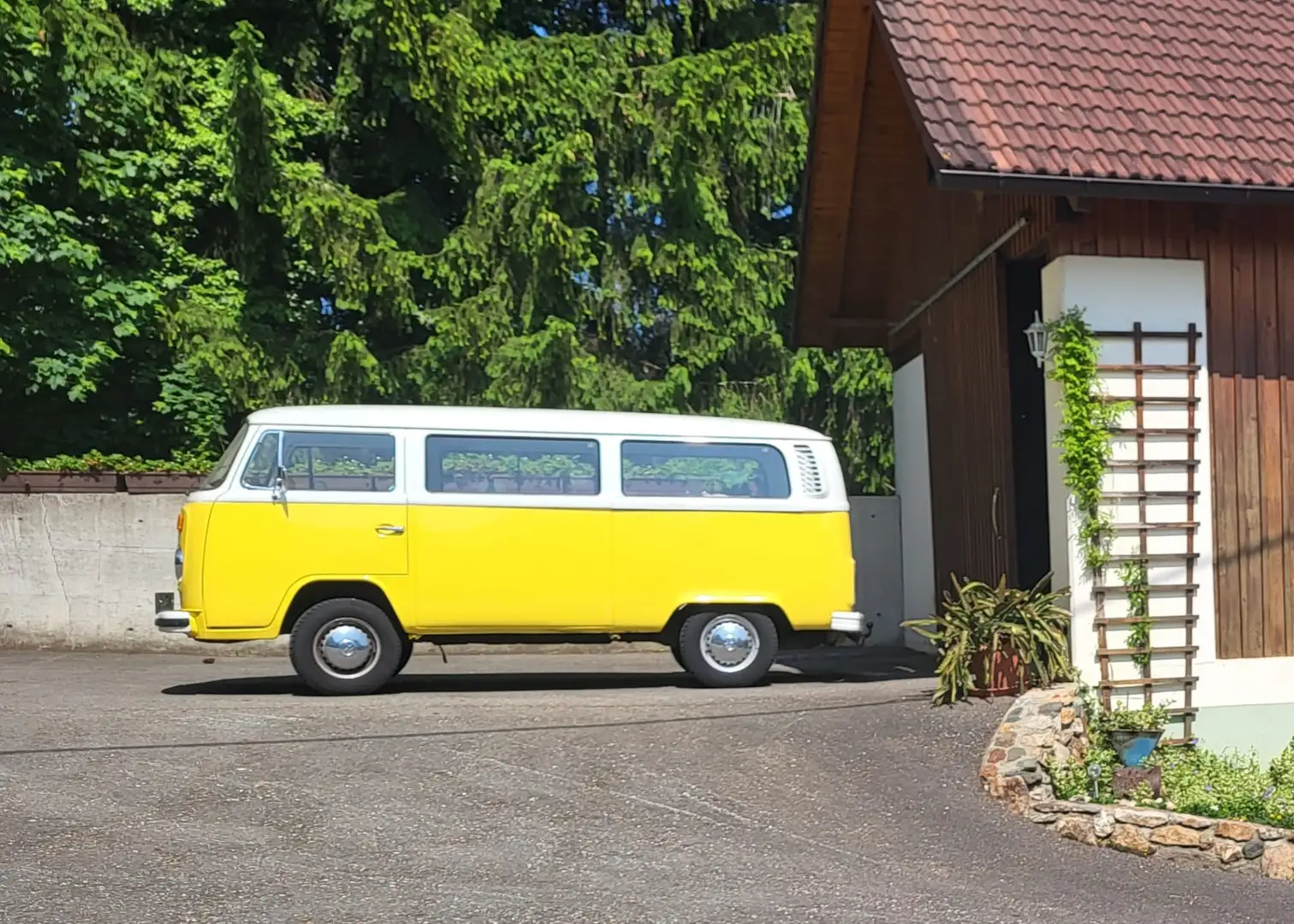 Volkswagen T2 Gelb - 1