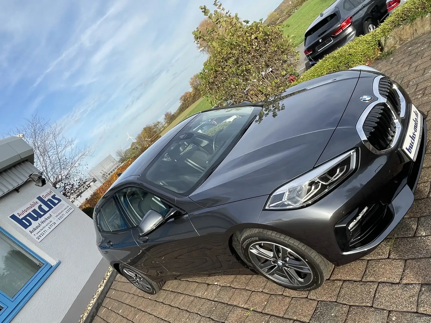 BMW 120 d xDrive Sport Line AHK ACC Sportsitze LED Grau - 1