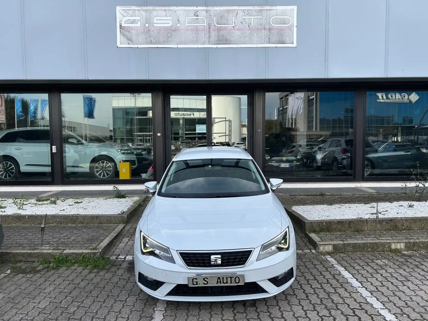 SEAT Leon ST 1.6 tdi Business 115cv dsg my19 Wit - 2