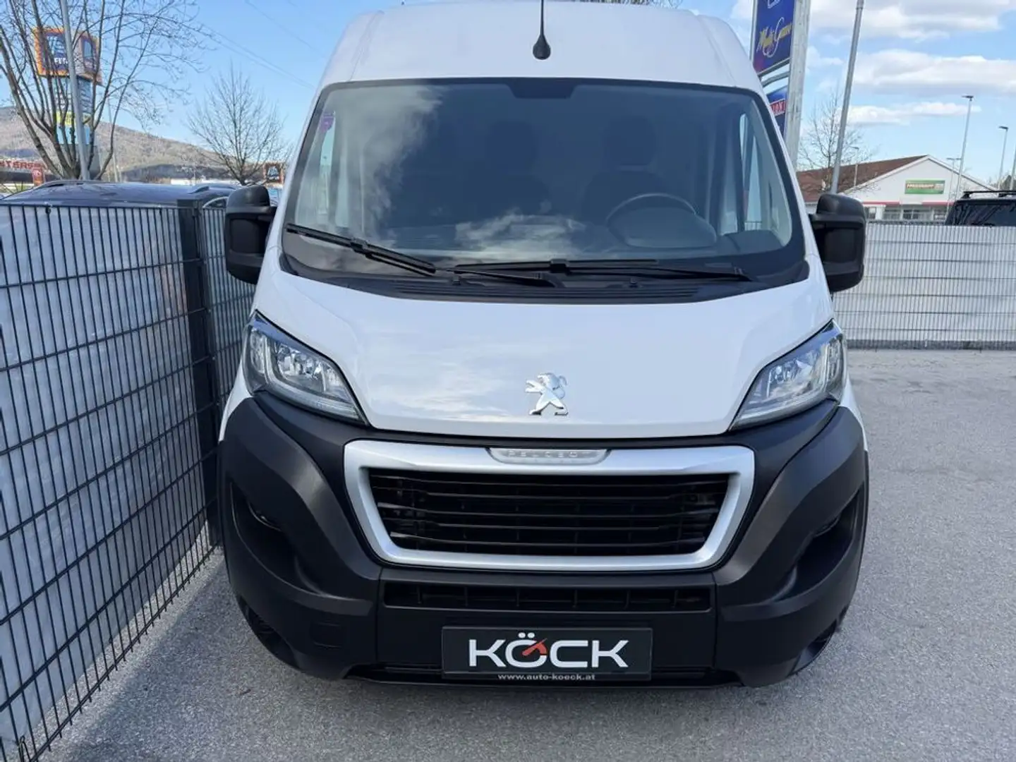 Peugeot Boxer 333 L3H2 BlueHDi 140 Stop&Start Weiß - 2