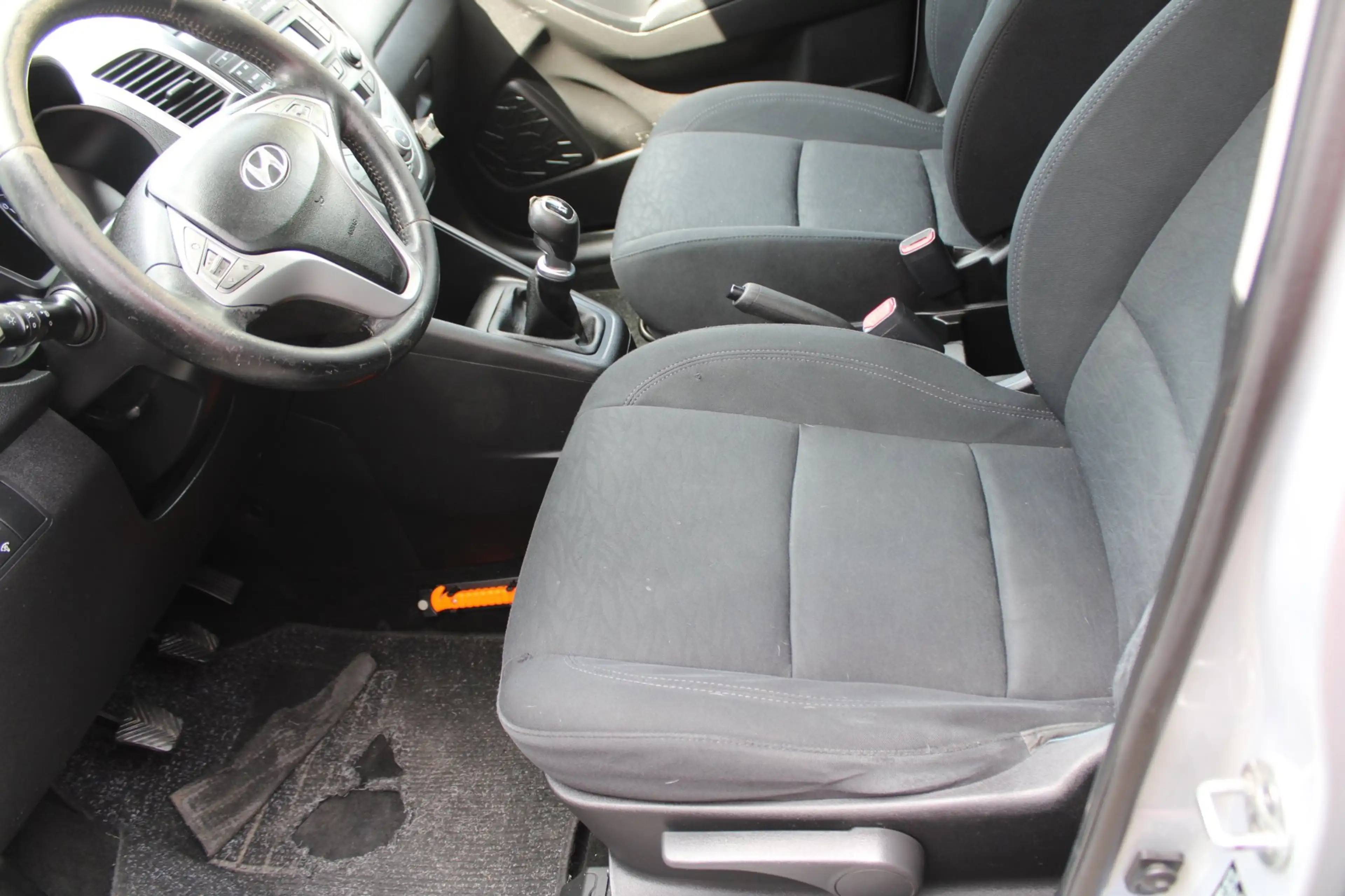 Hyundai iX20 1.4i i-Vision — photo 11