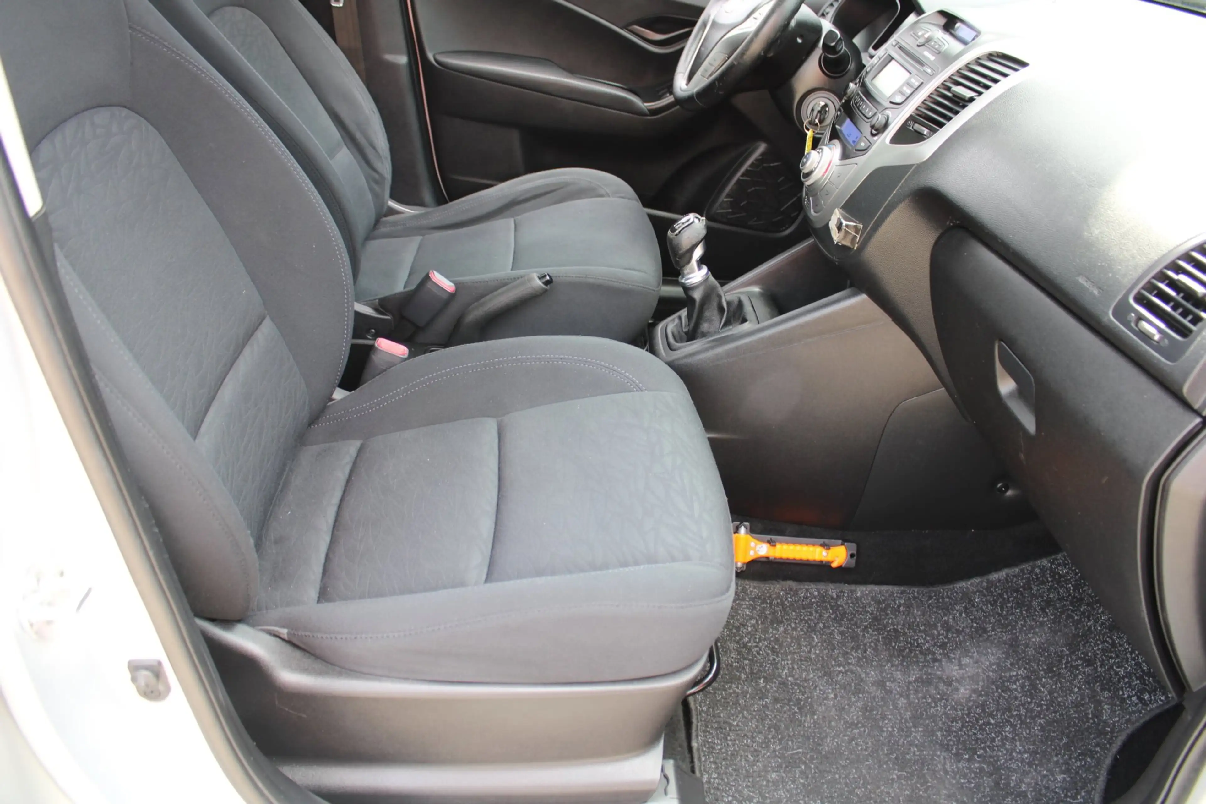Hyundai iX20 1.4i i-Vision — photo 12