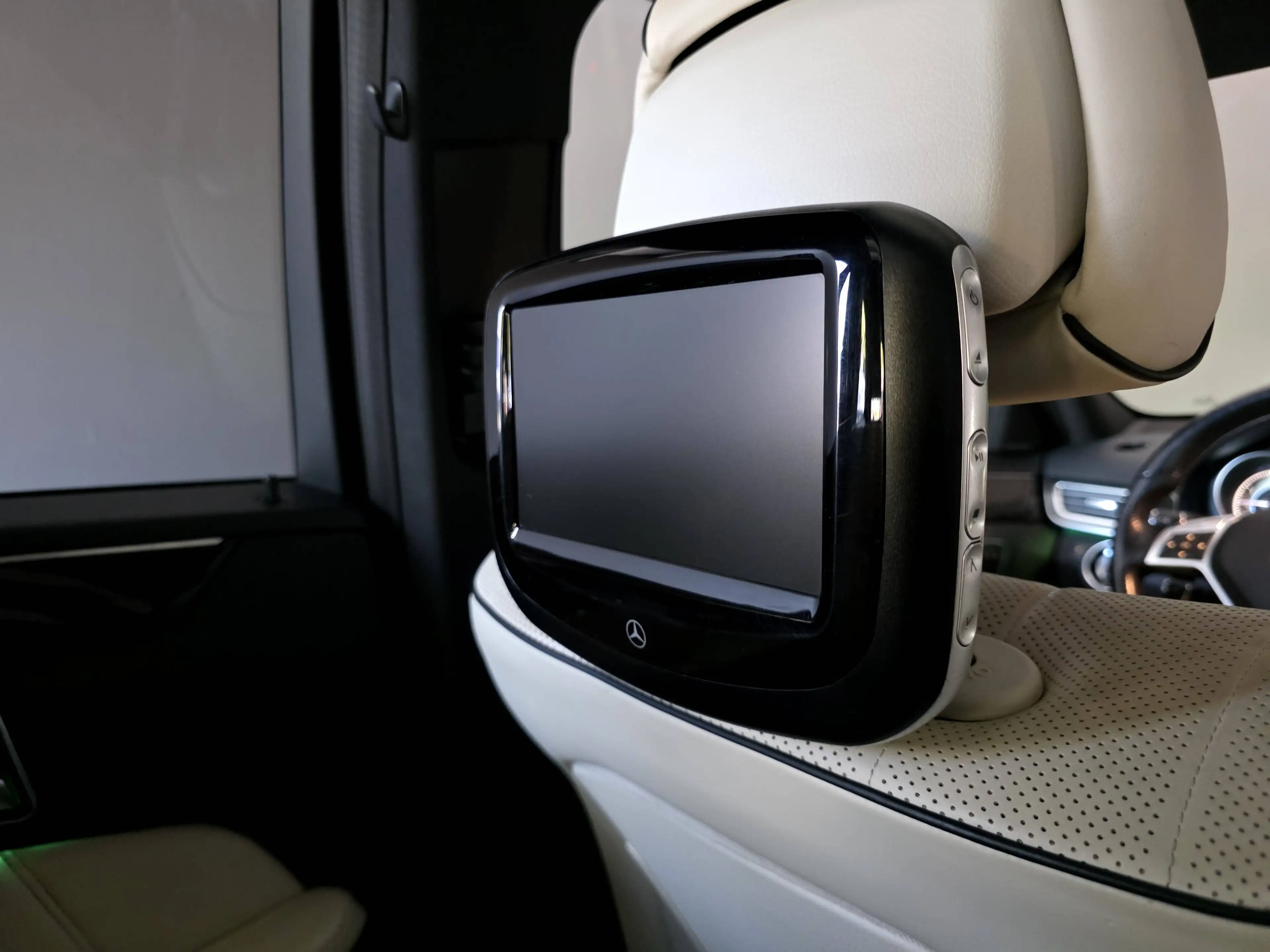 Mercedes-Benz E 350 d T, BLUETEC, AMG LINE, PANO, DISTRONIC, TV — photo 15