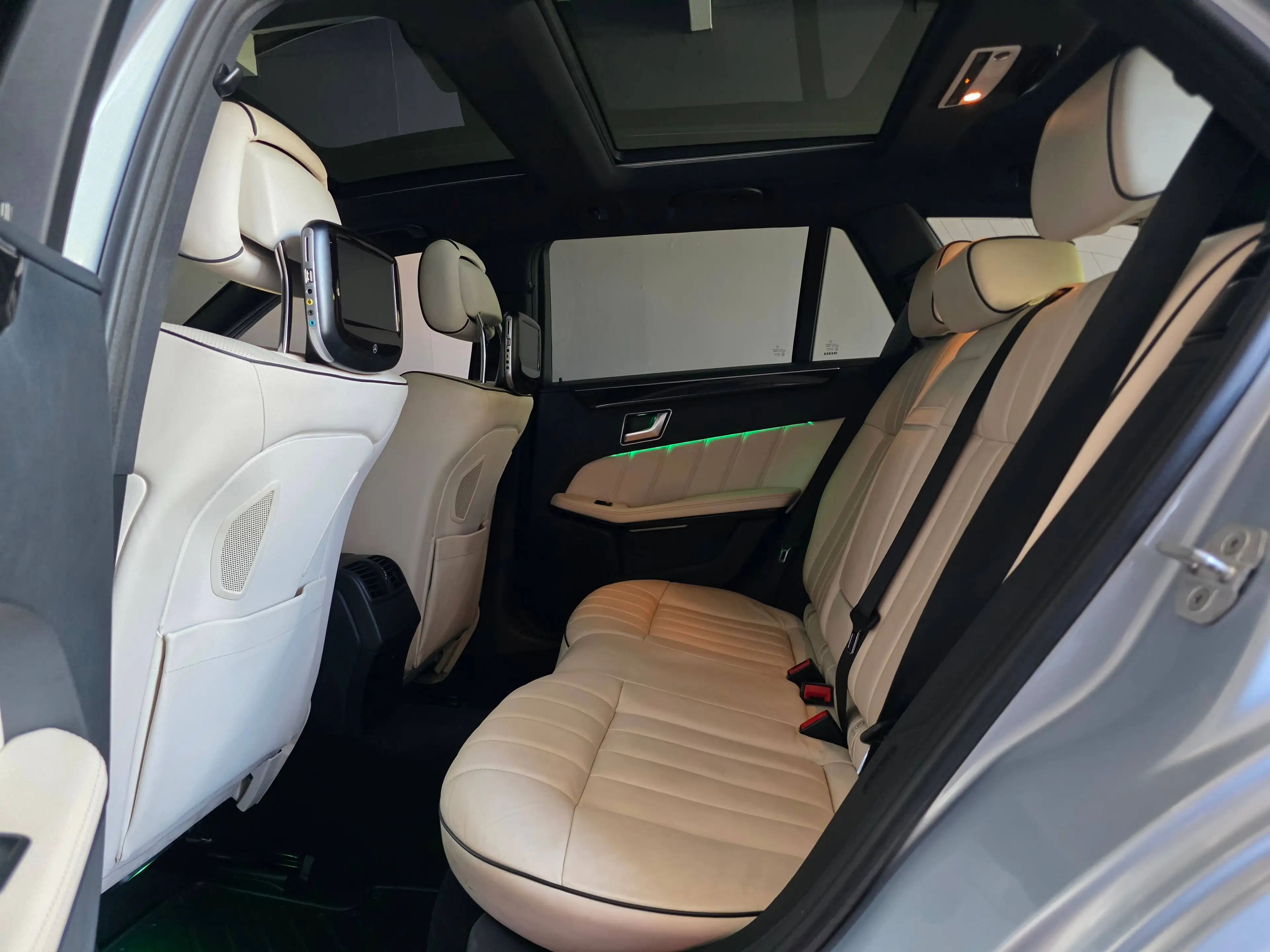 Mercedes-Benz E 350 d T, BLUETEC, AMG LINE, PANO, DISTRONIC, TV — photo 13