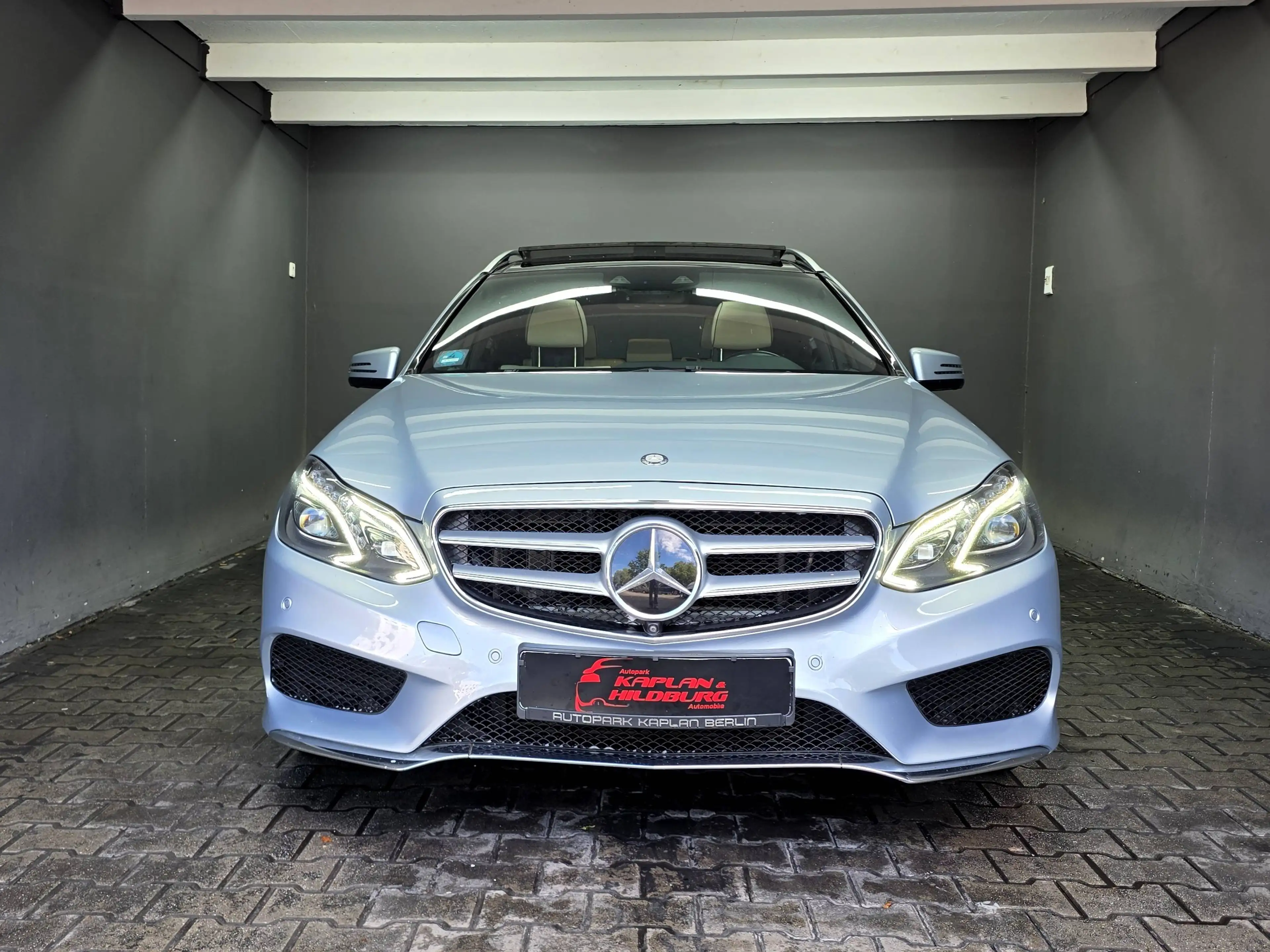 Mercedes-Benz E 350 d T, BLUETEC, AMG LINE, PANO, DISTRONIC, TV — photo 2