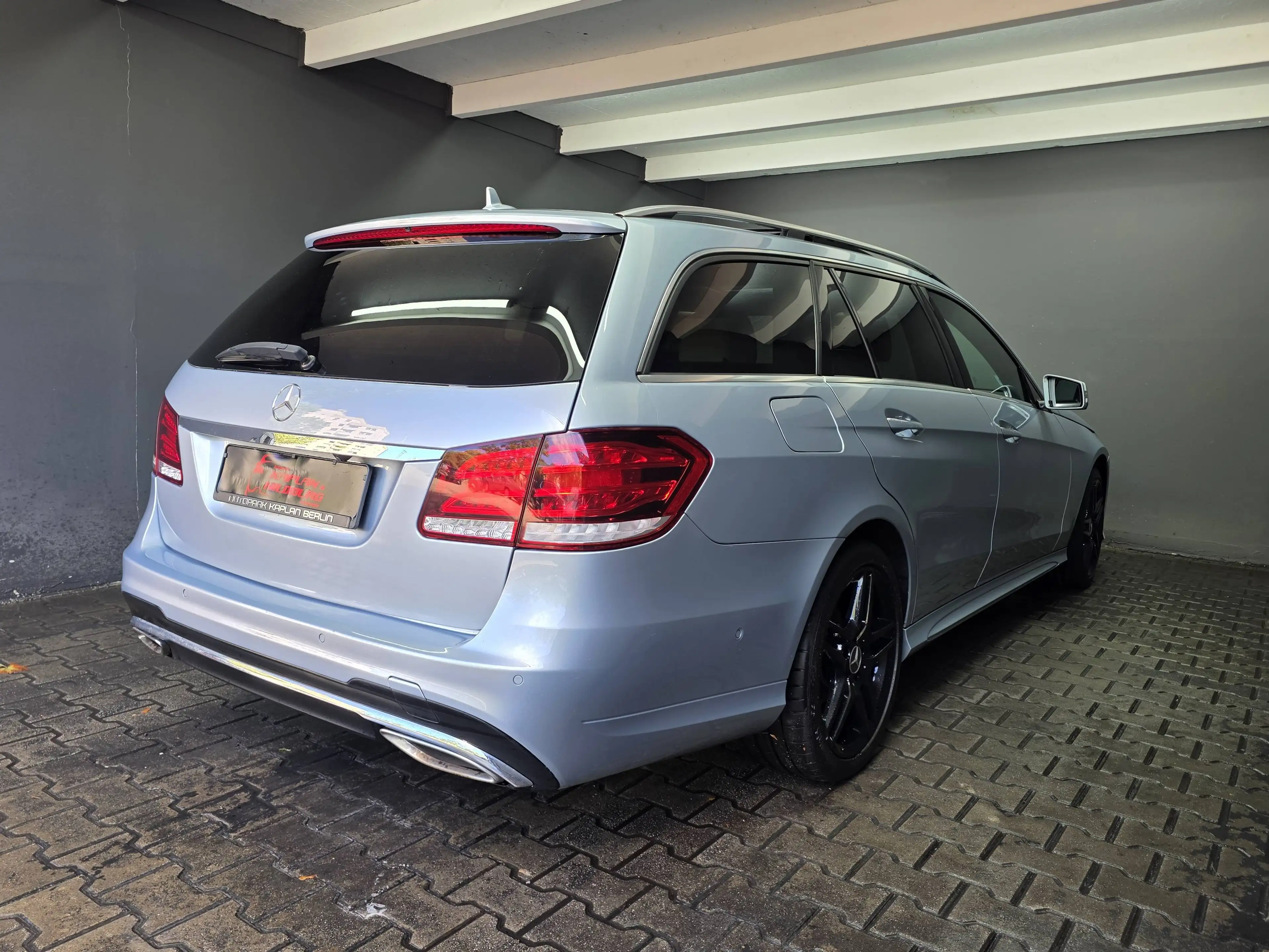 Mercedes-Benz E 350 d T, BLUETEC, AMG LINE, PANO, DISTRONIC, TV — photo 4