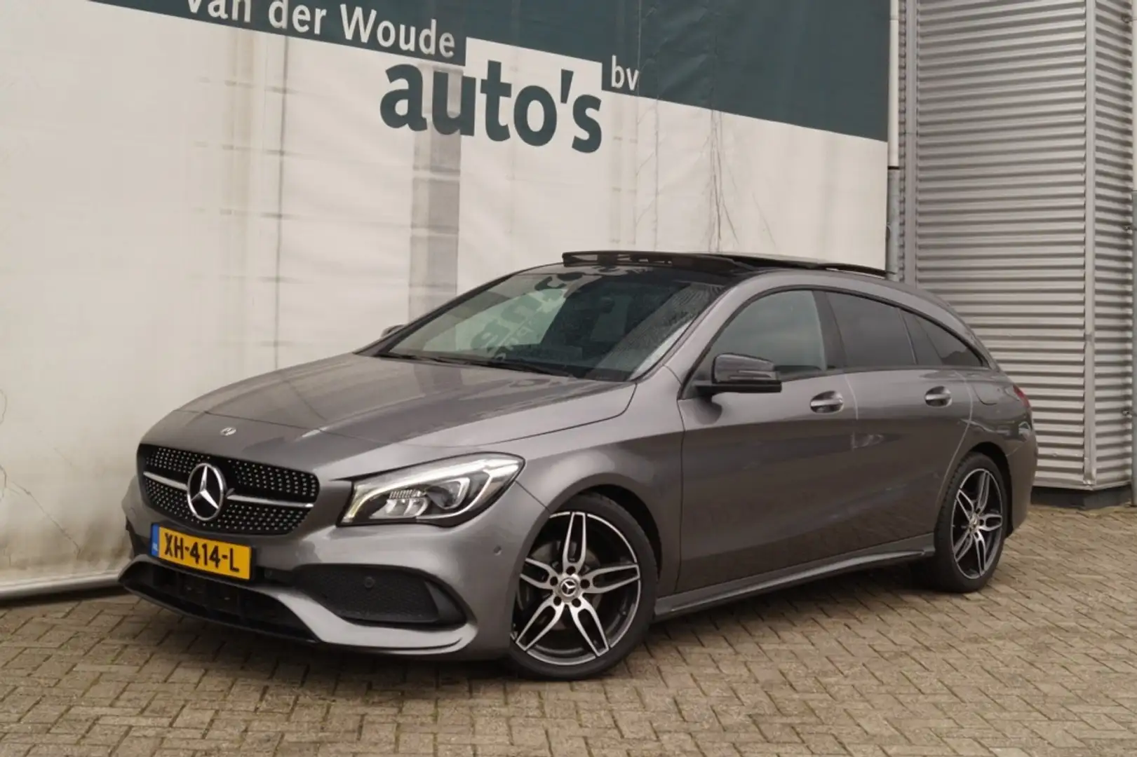 Mercedes-Benz CLA 200 200d Business Solution AMG Night Upgrade -PANO-LED Grijs - 2