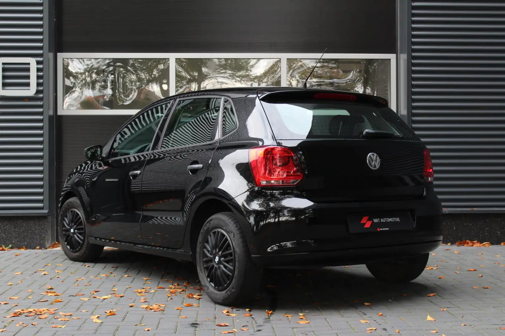 Volkswagen Polo 1.2 Easyline / AIRCO / CARPLAY / NWE KETTING / NWE Zwart - 2