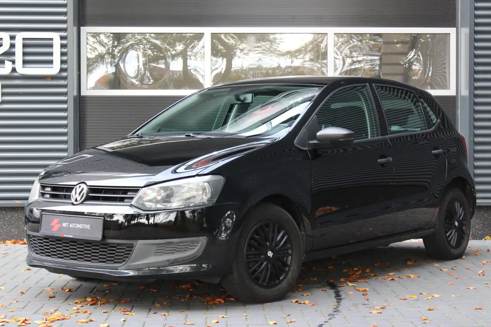 Volkswagen Polo 1.2 Easyline / AIRCO / CARPLAY / NWE KETTING / NWE Zwart - 1