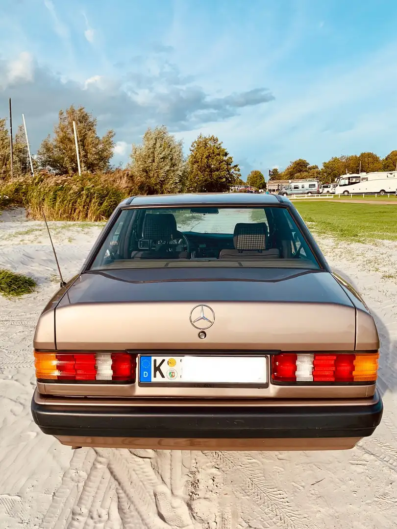 Mercedes-Benz 190 e 1.8  - Ein Liebhaberfahrzeug mit Geschichte! Barna - 2