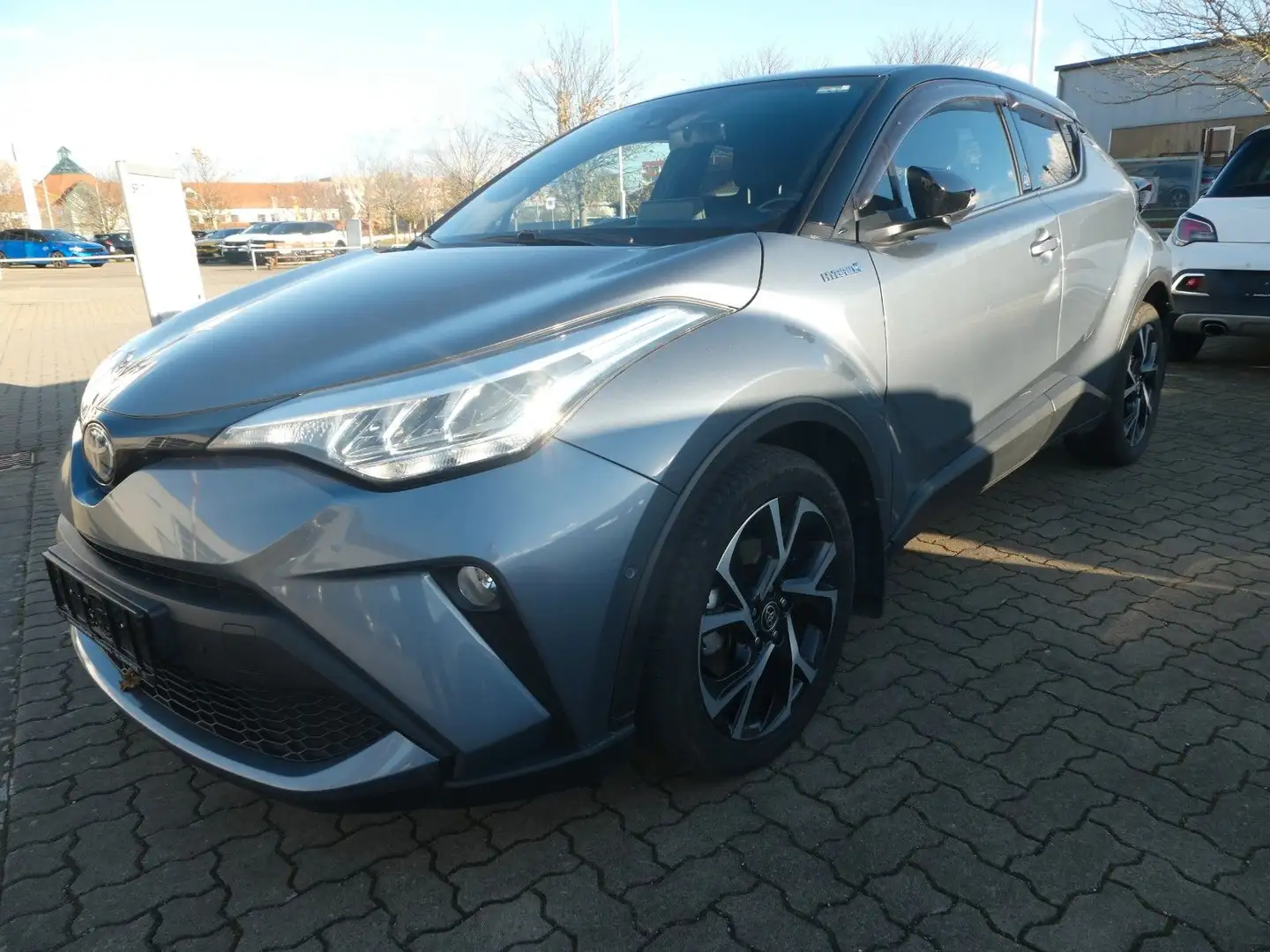 Toyota C-HR Hybrid Team D Schwarz - 1