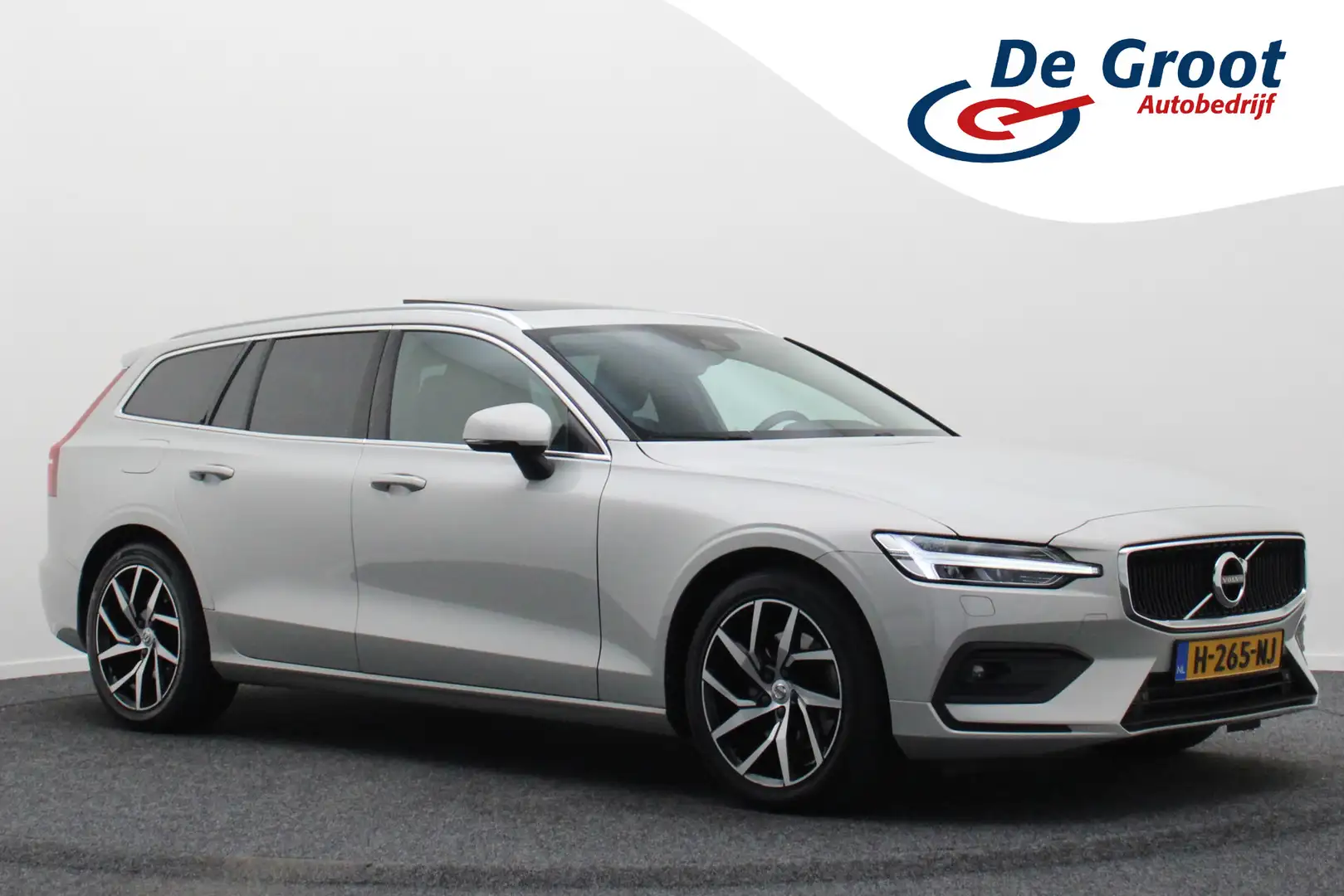 Volvo V60 2.0 T4 Momentum Pro Polestar Engineered Panoramada Grijs - 1