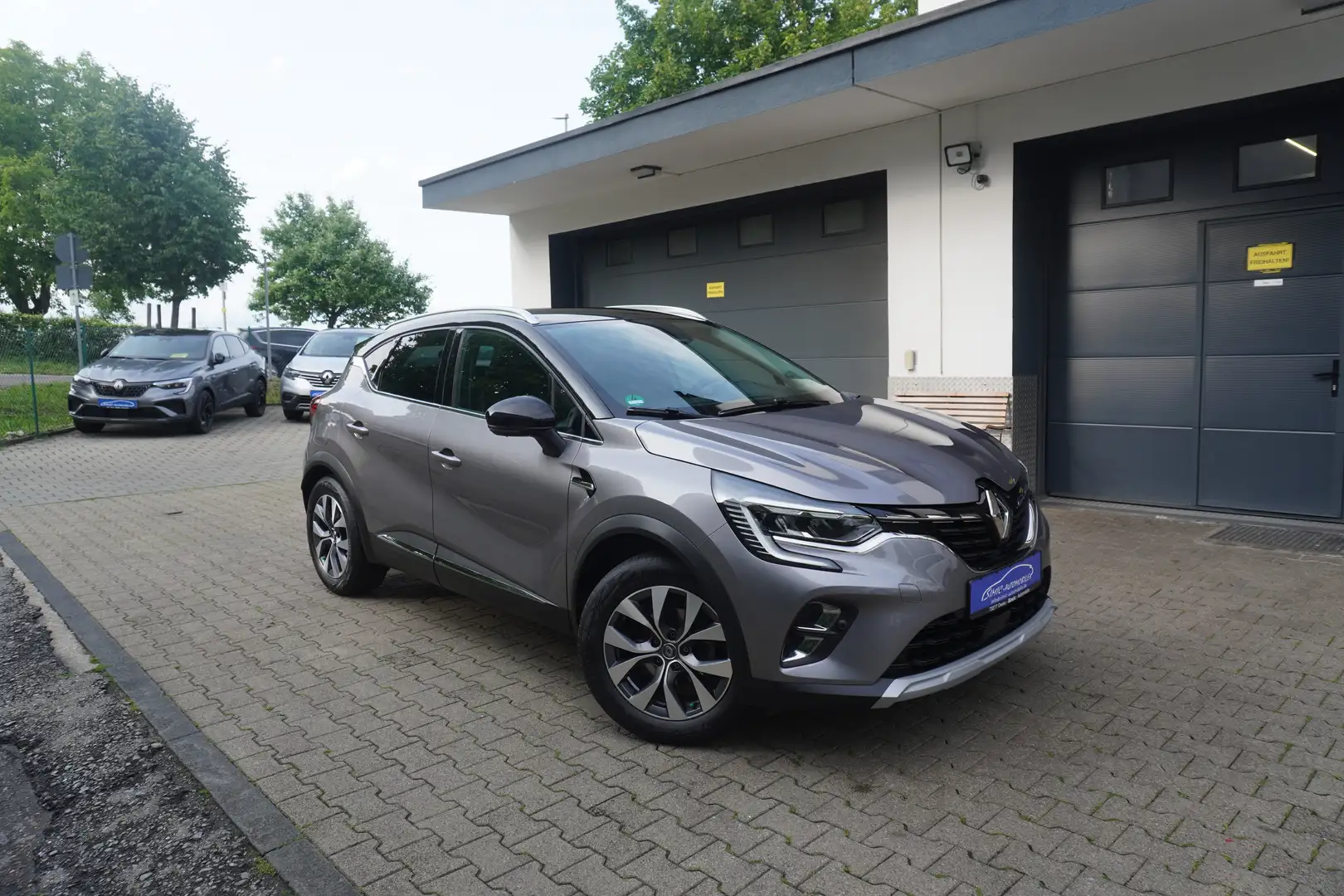 Renault Captur 1.5 dCi Intens EDC tLEDER+NAVI+KAMERA+AHK+TEMPOMAT Grau - 1
