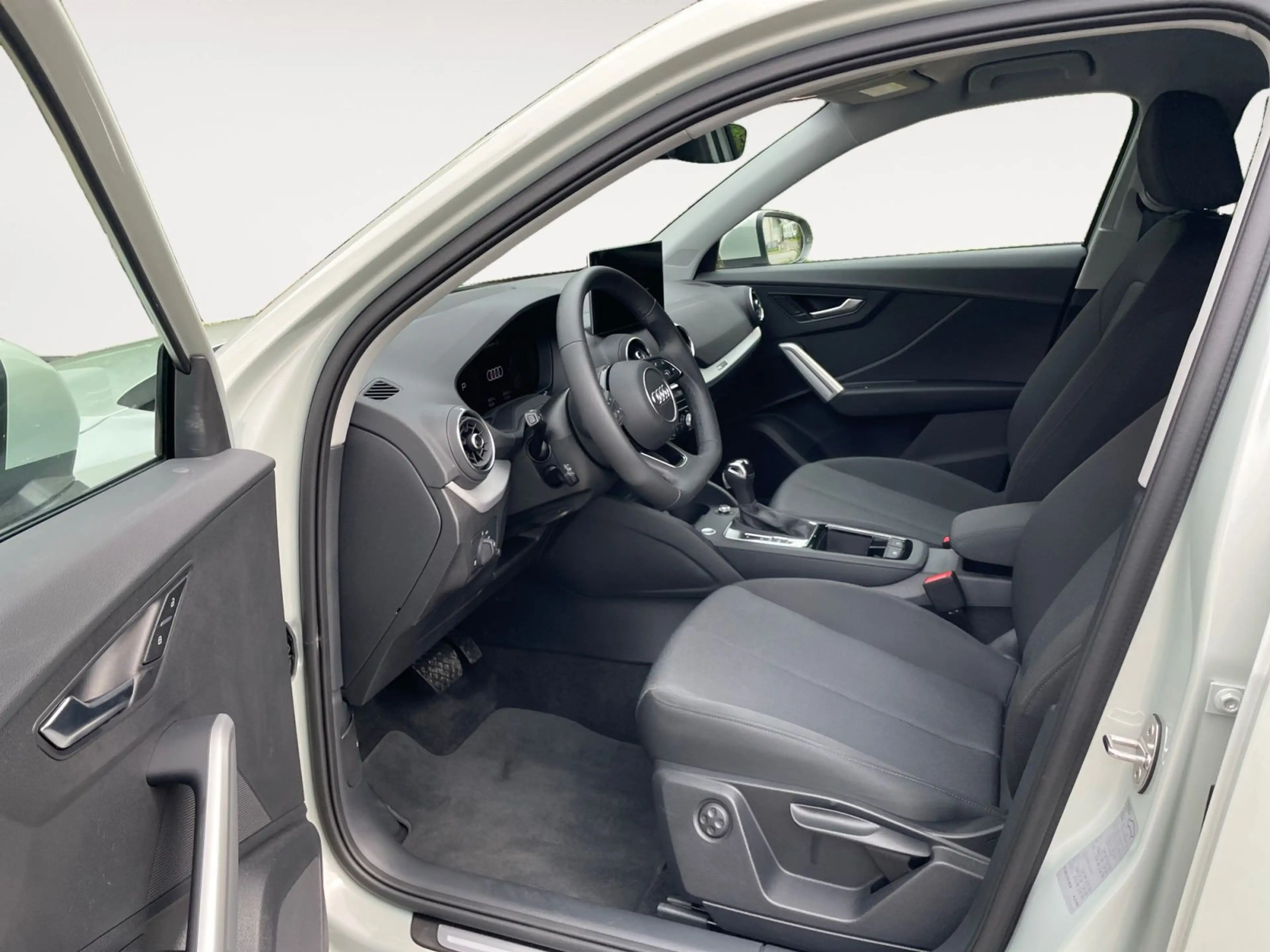 Audi Q2 35 TFSI S-Tronic advanced — photo 11