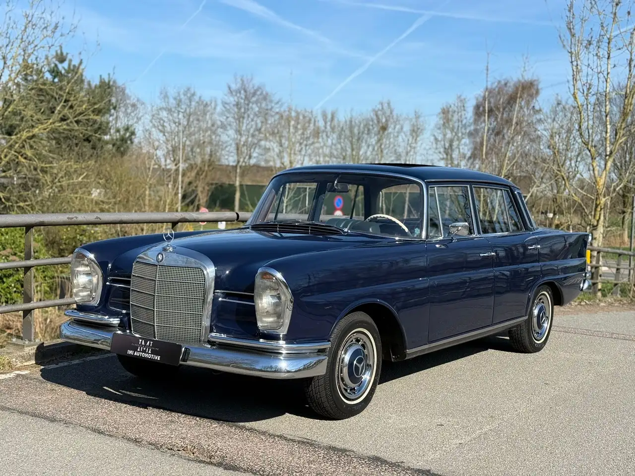Mercedes-Benz 230 W111 230S, foto 1
