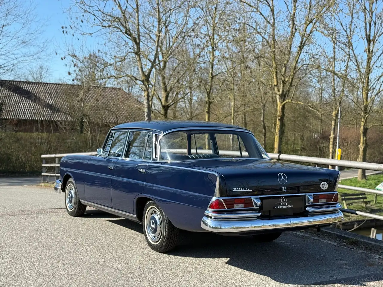 Mercedes-Benz 230 W111 230S, foto 2