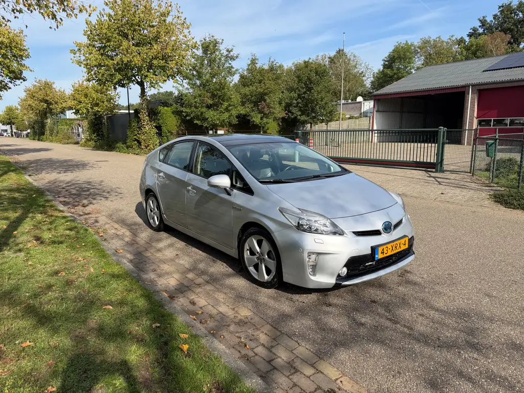 Toyota Prius 2012 из Европы — купить под ключ