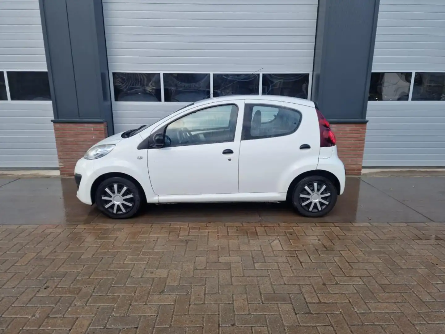 Peugeot 107 1.0 Blue Lease Nwe APK/ 12 mnd garantie! Wit - 2