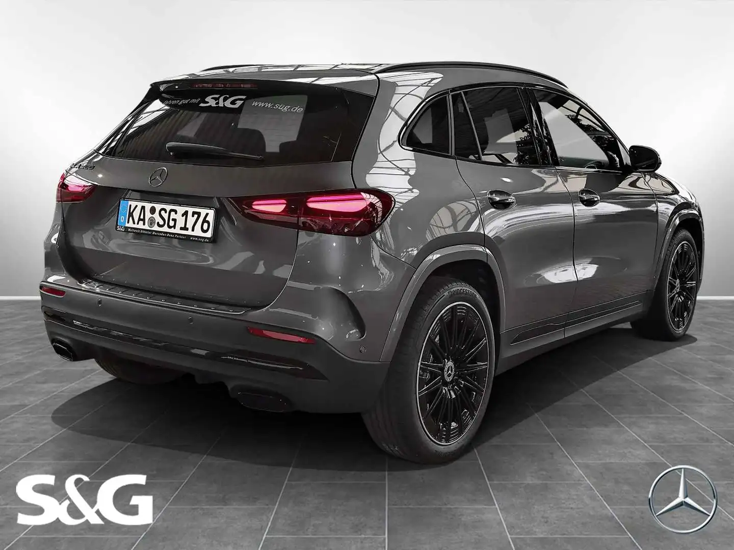Mercedes-Benz GLA 200 AMG Standhz.+RüKam+M-LED+Pano+AHK+Distro Grau - 2