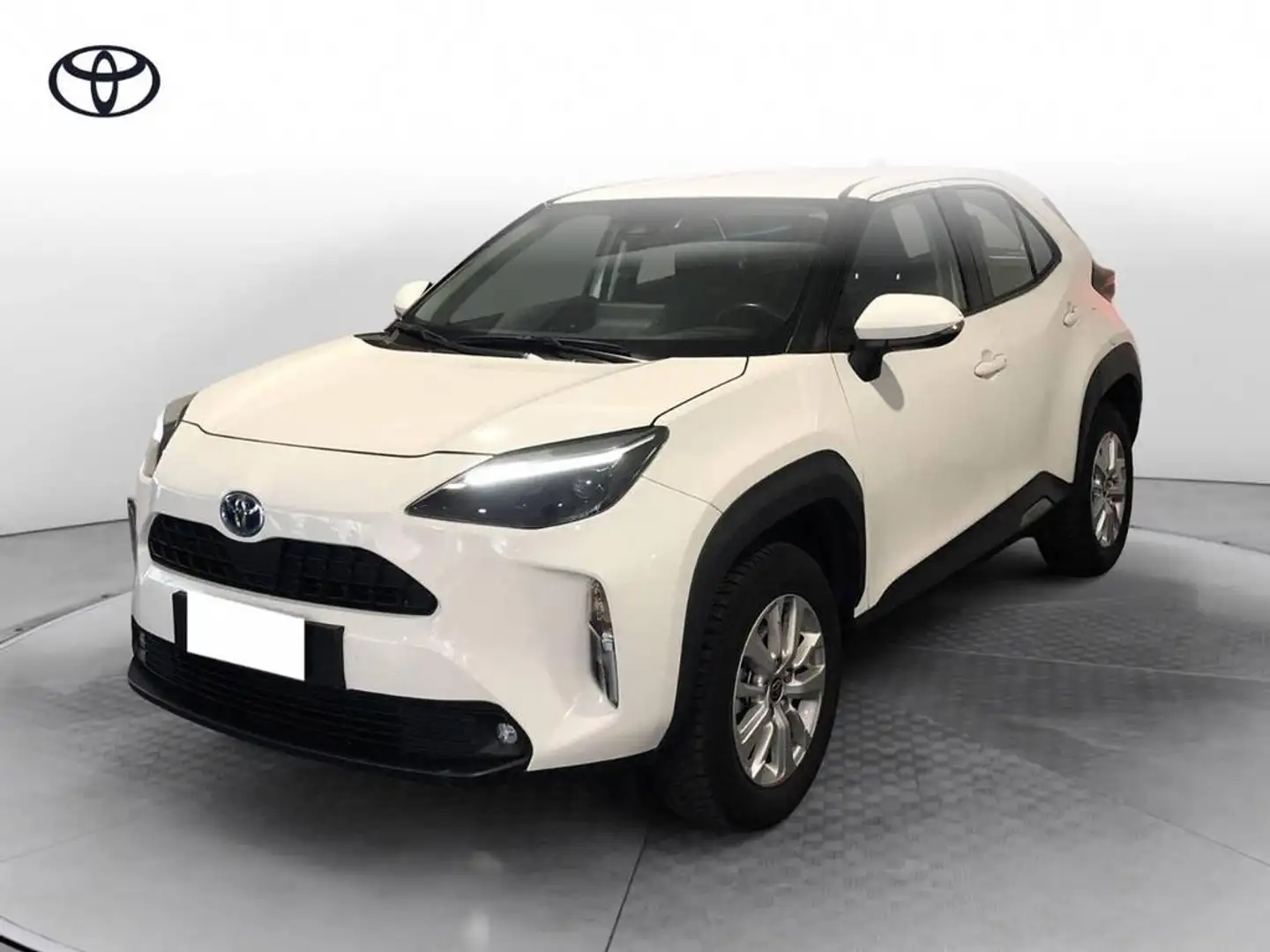 Toyota Yaris Cross 1.5h Business fwd 116cv e-cvt Bianco - 1