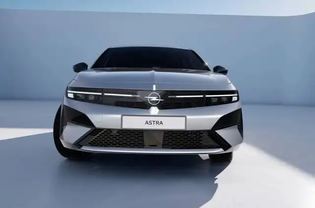 Opel Astra view 6