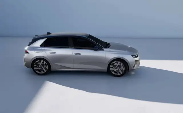Opel Astra view 9