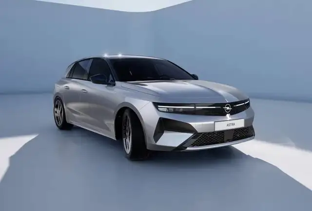 Opel Astra view 3
