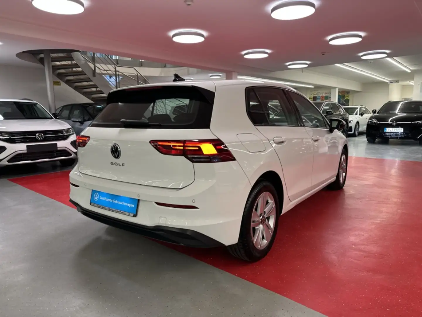 Volkswagen Golf Life 2.0 TDI Navi LED ACC Klima Sitzheizung Weiß - 2