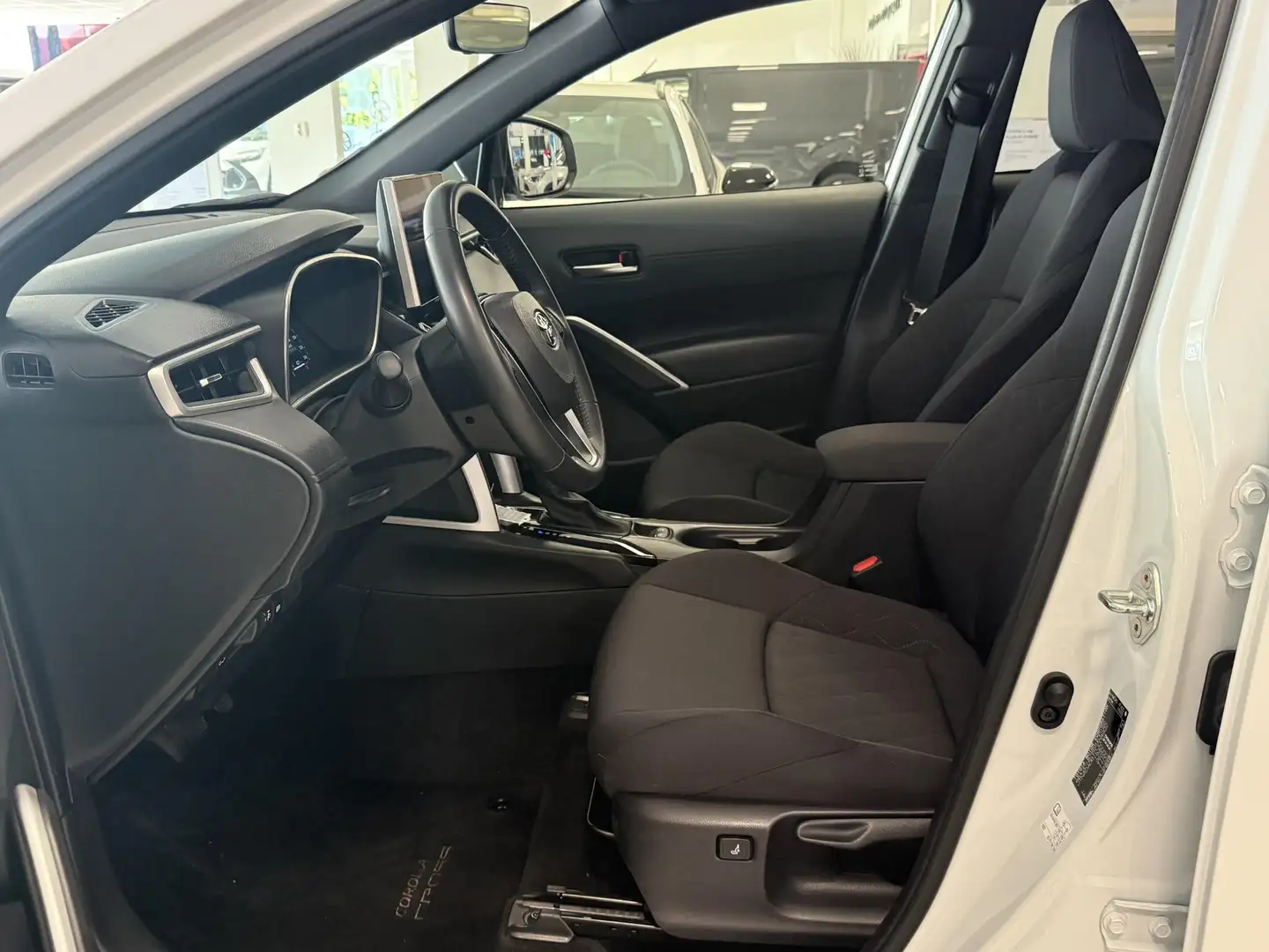 Toyota Corolla Cross Hybrid 140 Dynamic - 2