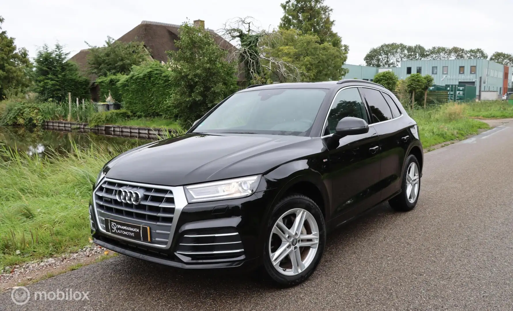 Audi Q5 50 TFSI e Quattro 3x S-line / Navi / Cam / Carplay Zwart - 1