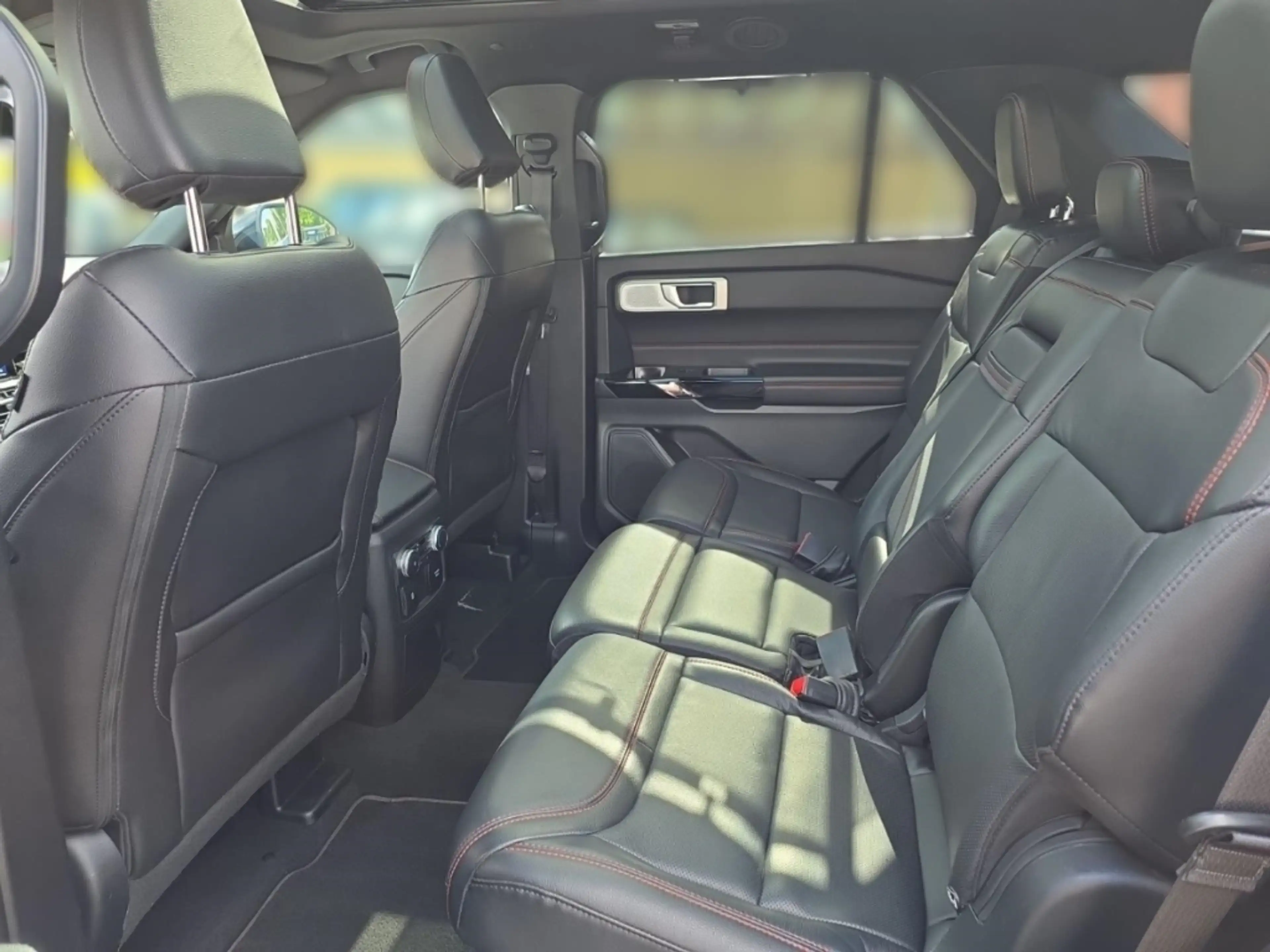 Ford Explorer Plug-in-Hybrid 4x4 ST-Line 7-Sitzer El. Panodach N — photo 11