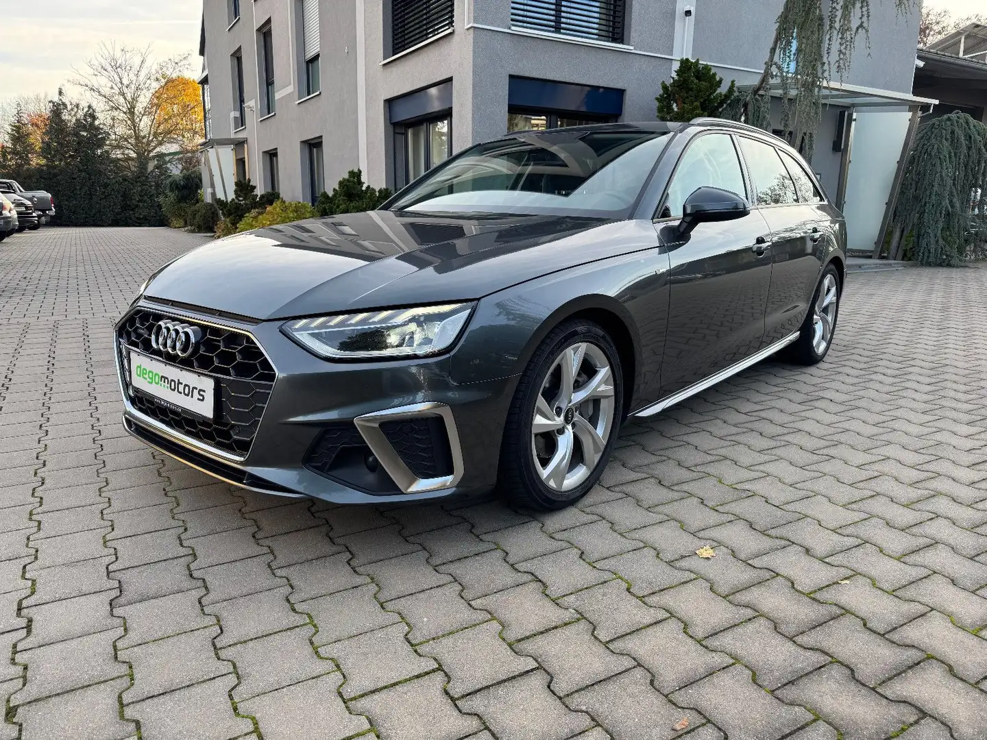 Audi A4 Avant 40 TDI quattro S line Gris - 1