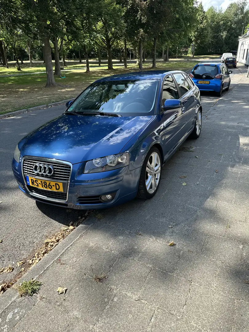 Audi A6 allroad audi a3 1.6 FSI Attraction Blue - 1