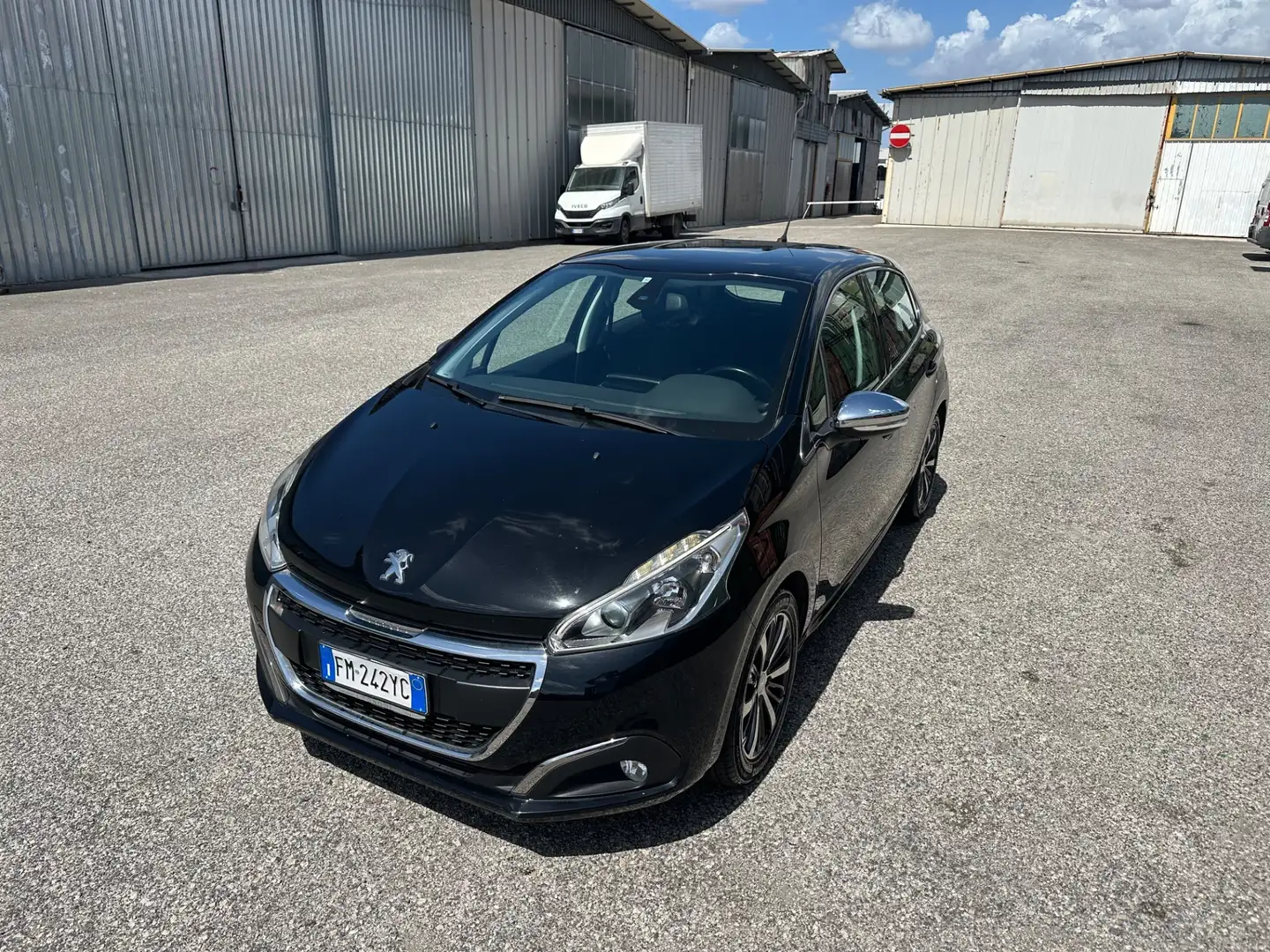 Peugeot 208 PureTech 68 5 porte Active Nero - 1