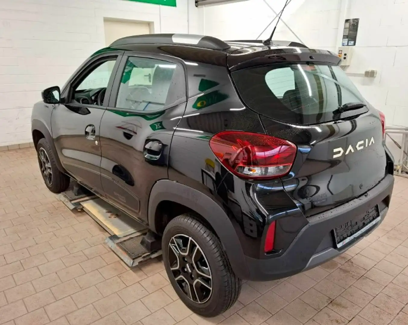 Dacia Spring 45 ExpressionPaket Navi - Kamera Schwarz - 2