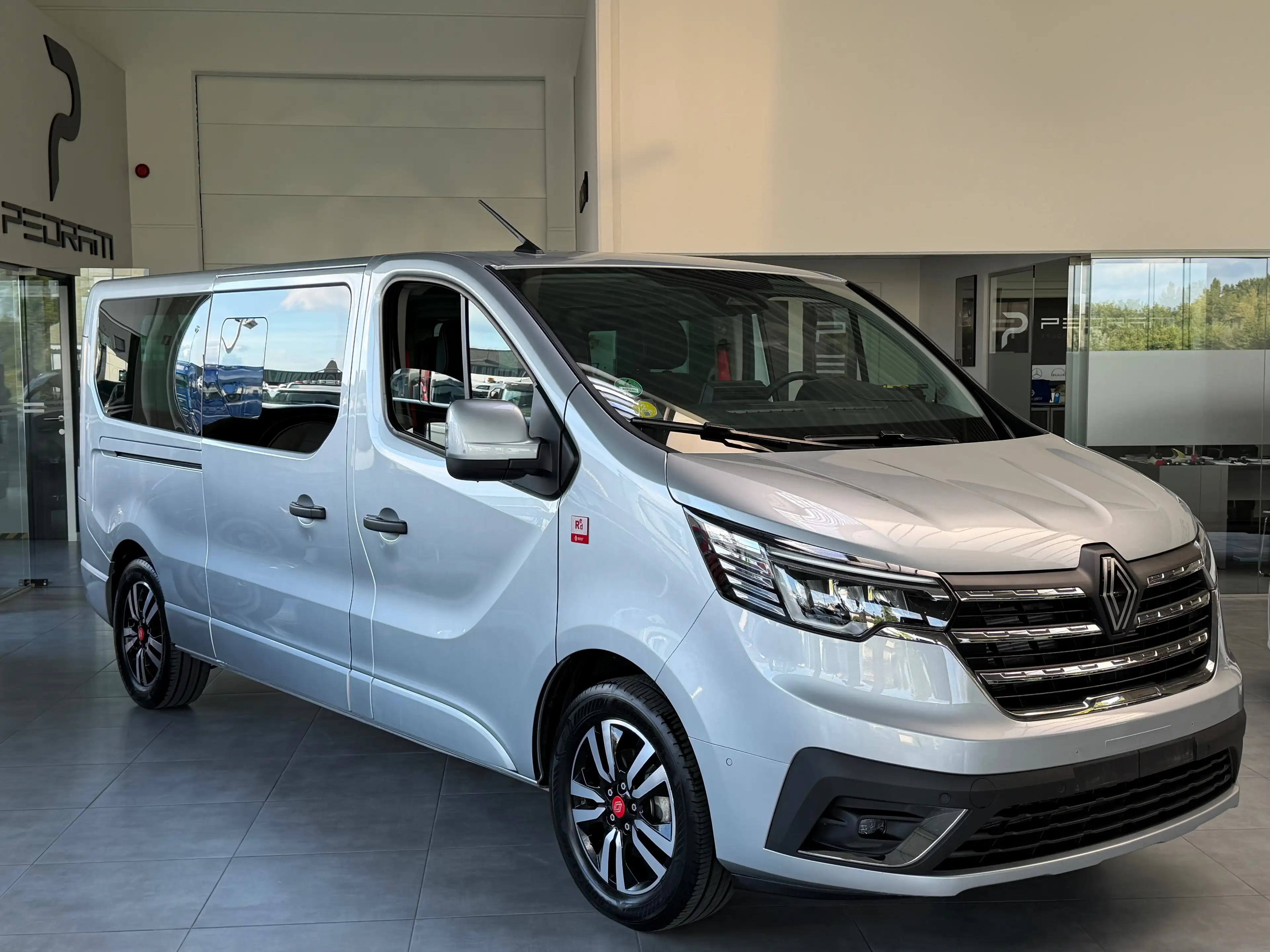 Renault Trafic 2.0 dCi 27 L1H1 Grand Confort EDC — photo 4