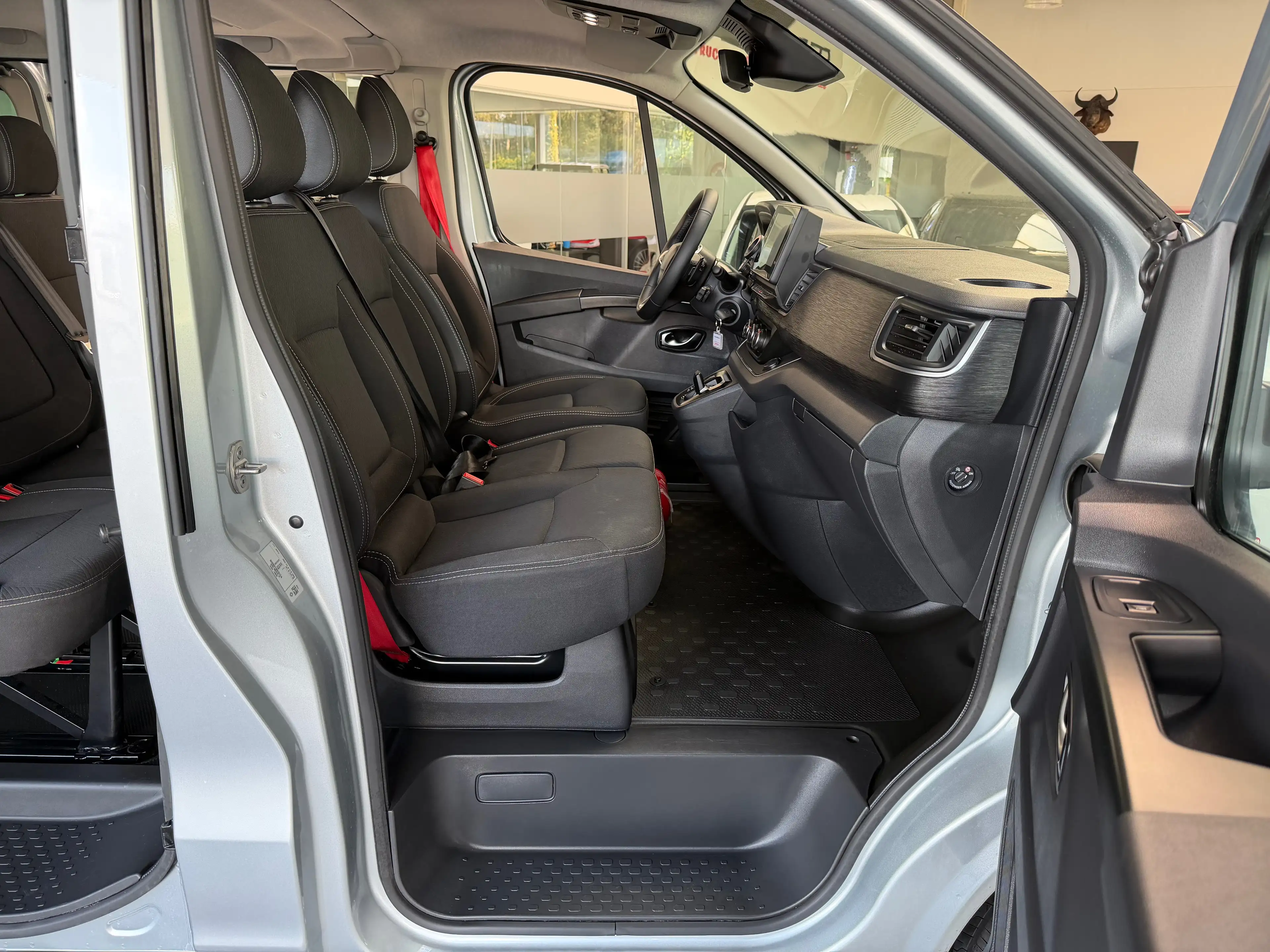 Renault Trafic 2.0 dCi 27 L1H1 Grand Confort EDC — photo 6